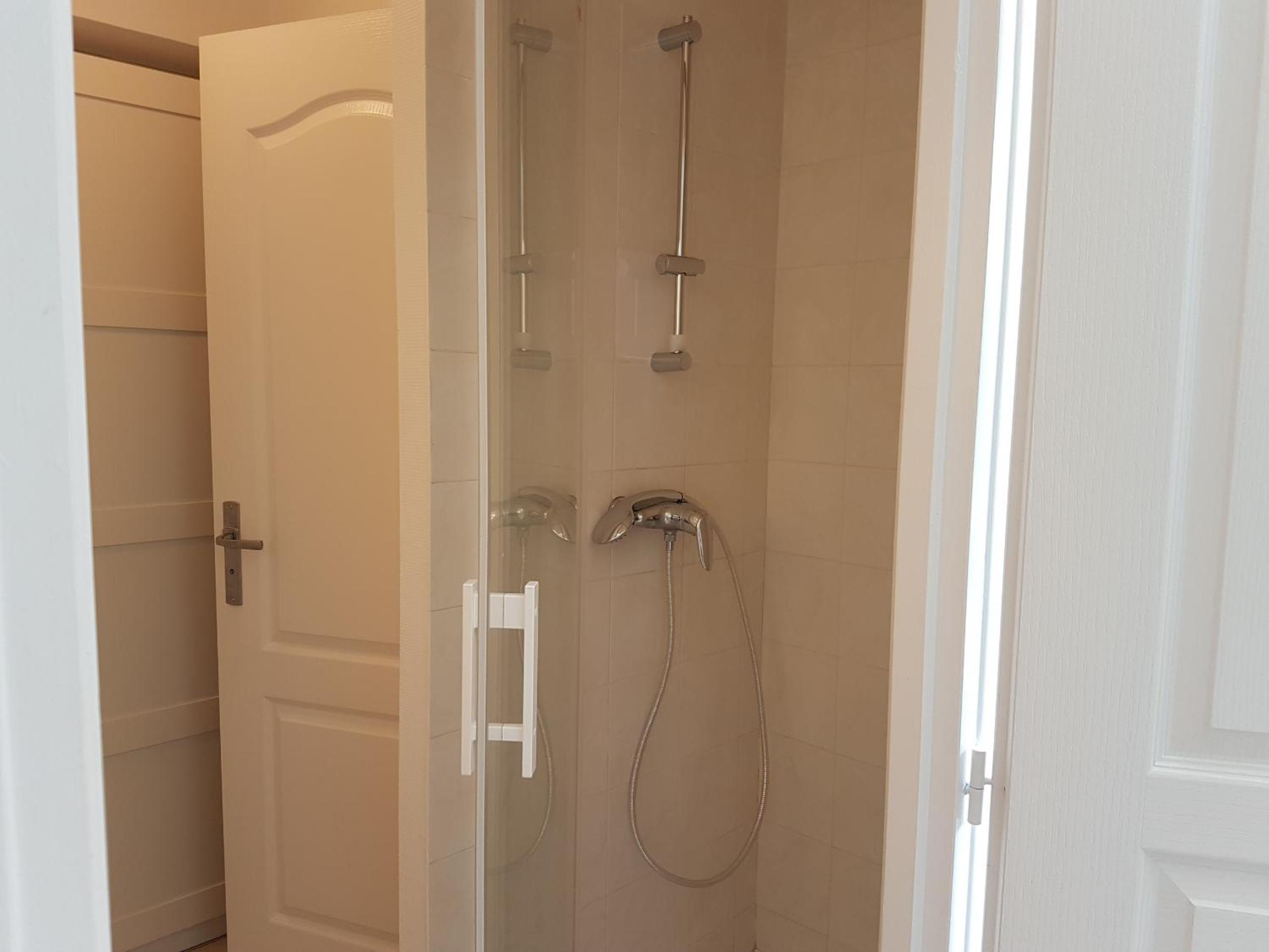 Studio Apartment photo 3