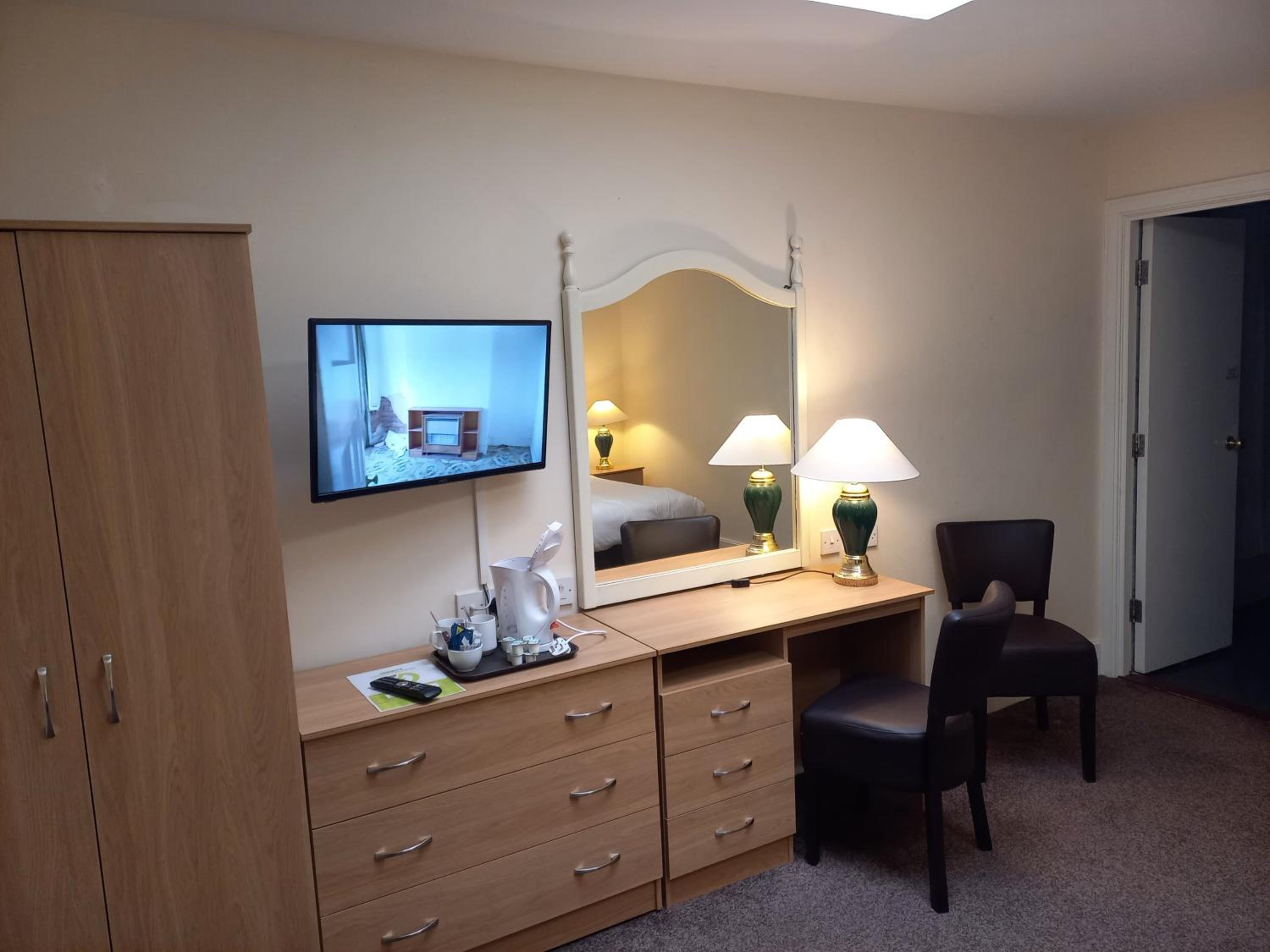 Twin Room - Photo 4
