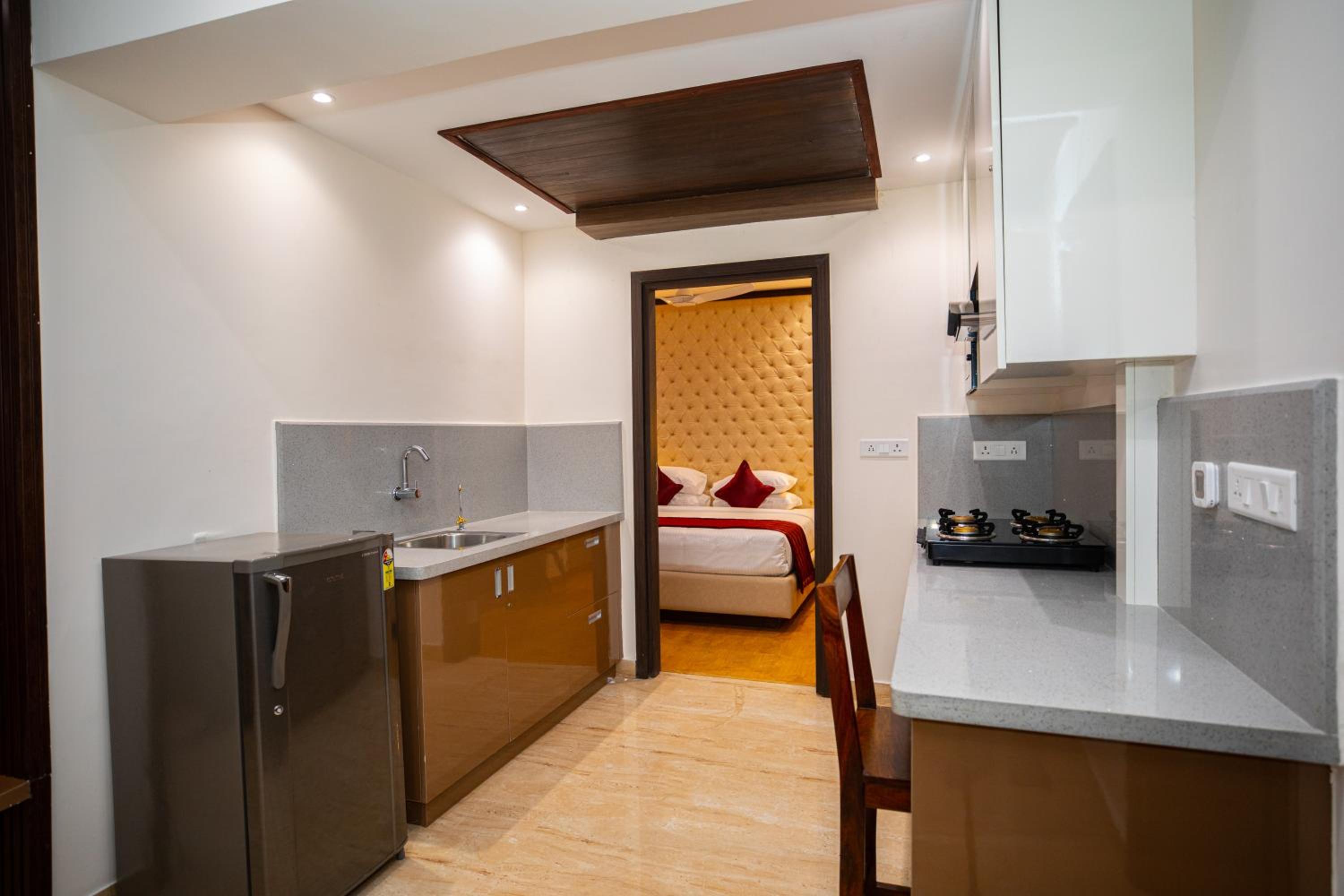 King Suite - Photo 3
