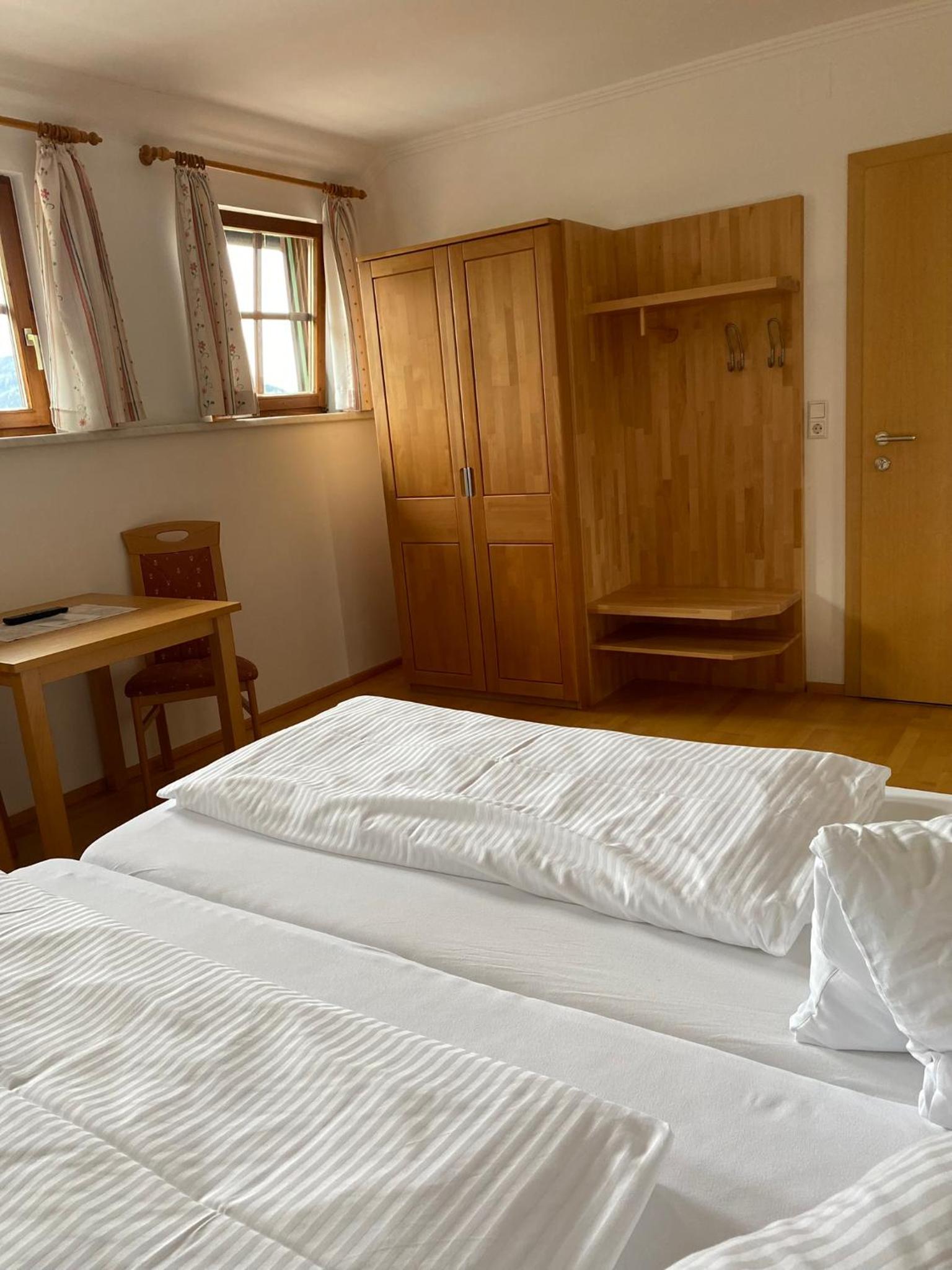 Economy Double Room photo 3