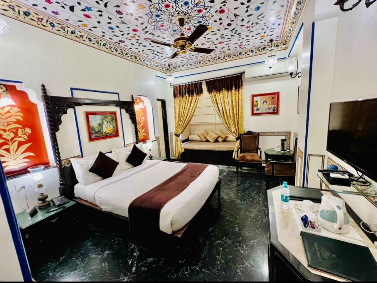 Royal Deluxe Room: Free pickup from train or bus station on arrival. Enjoy daily Rajasthani dance & music (7PM–9 PM), swimming pool, kids stay free, and a dedicated travel desk to assist with local sightseeing tours, intercity travel and activities - Photo 8