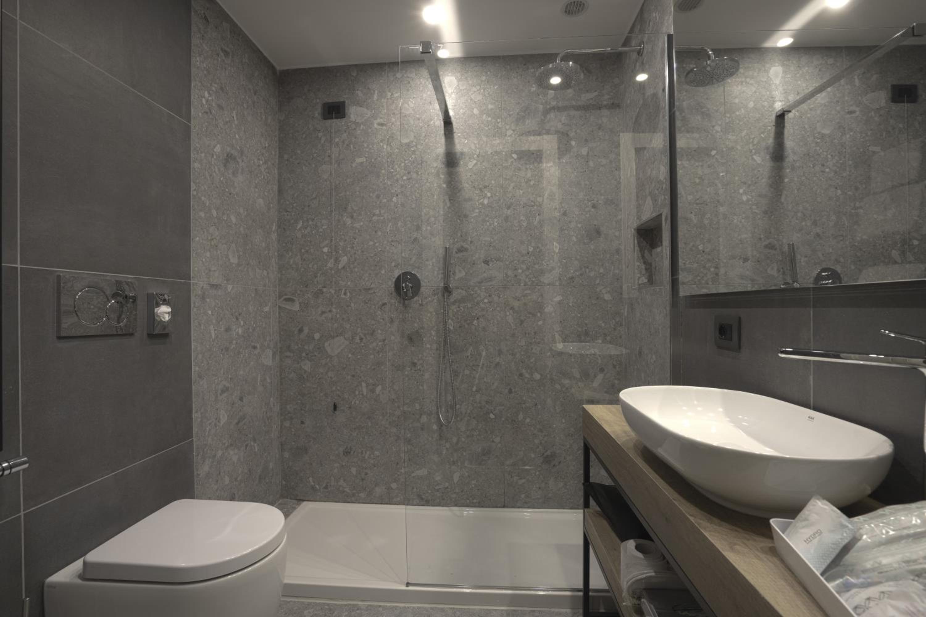 Double Room - Photo 7