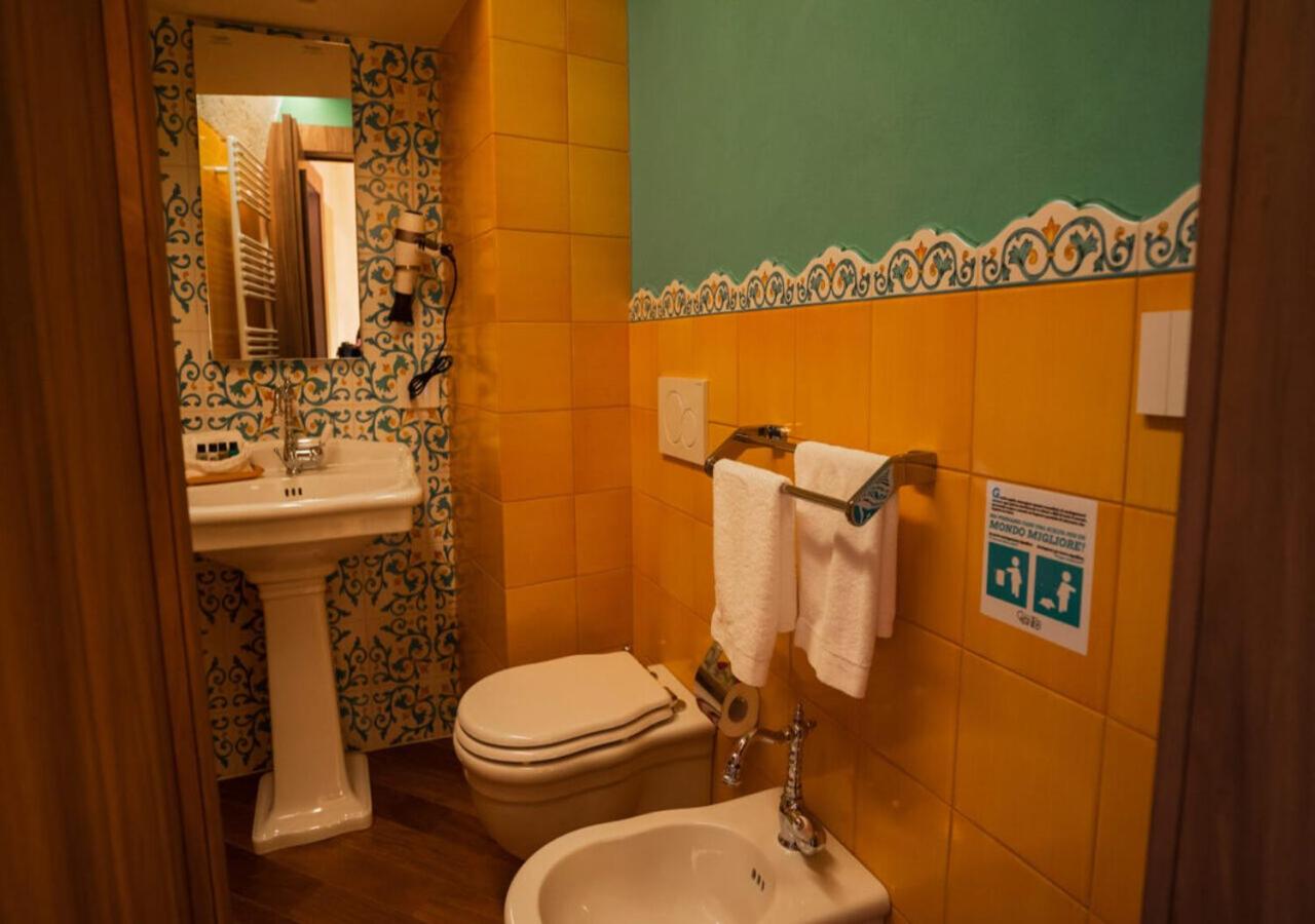 Deluxe Double or Twin Room with Spa Bath - Photo 6