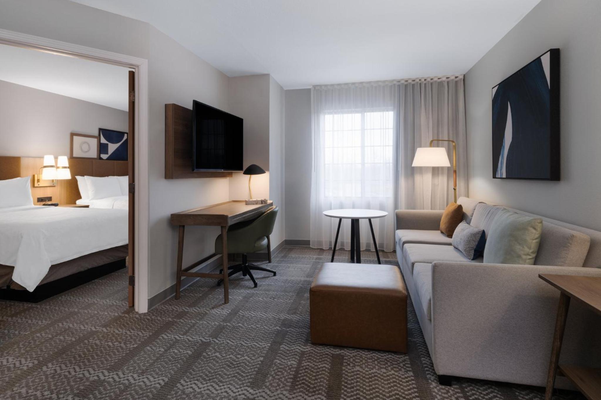 One-Bedroom Suite with Two Double Beds - Photo 7