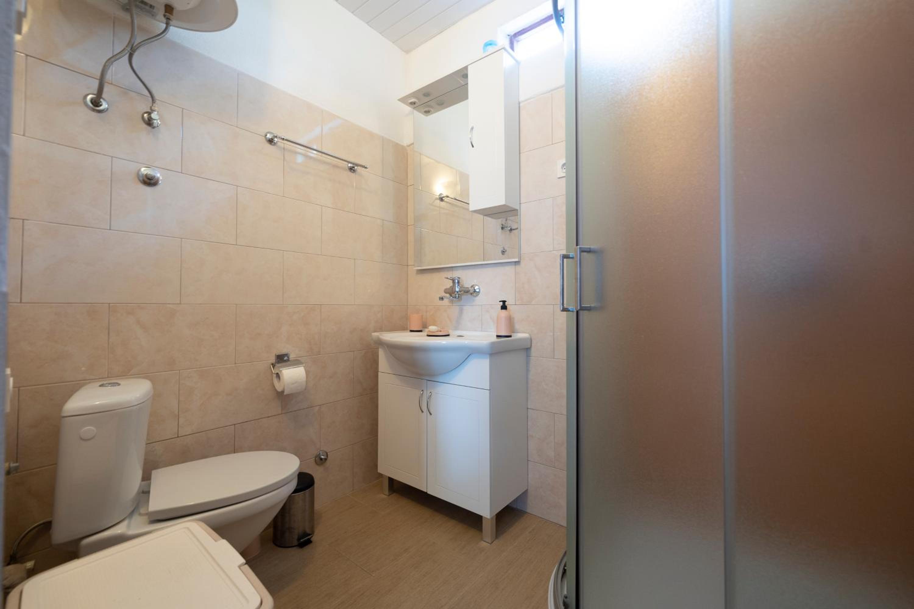 One-Bedroom Apartment - Photo 5