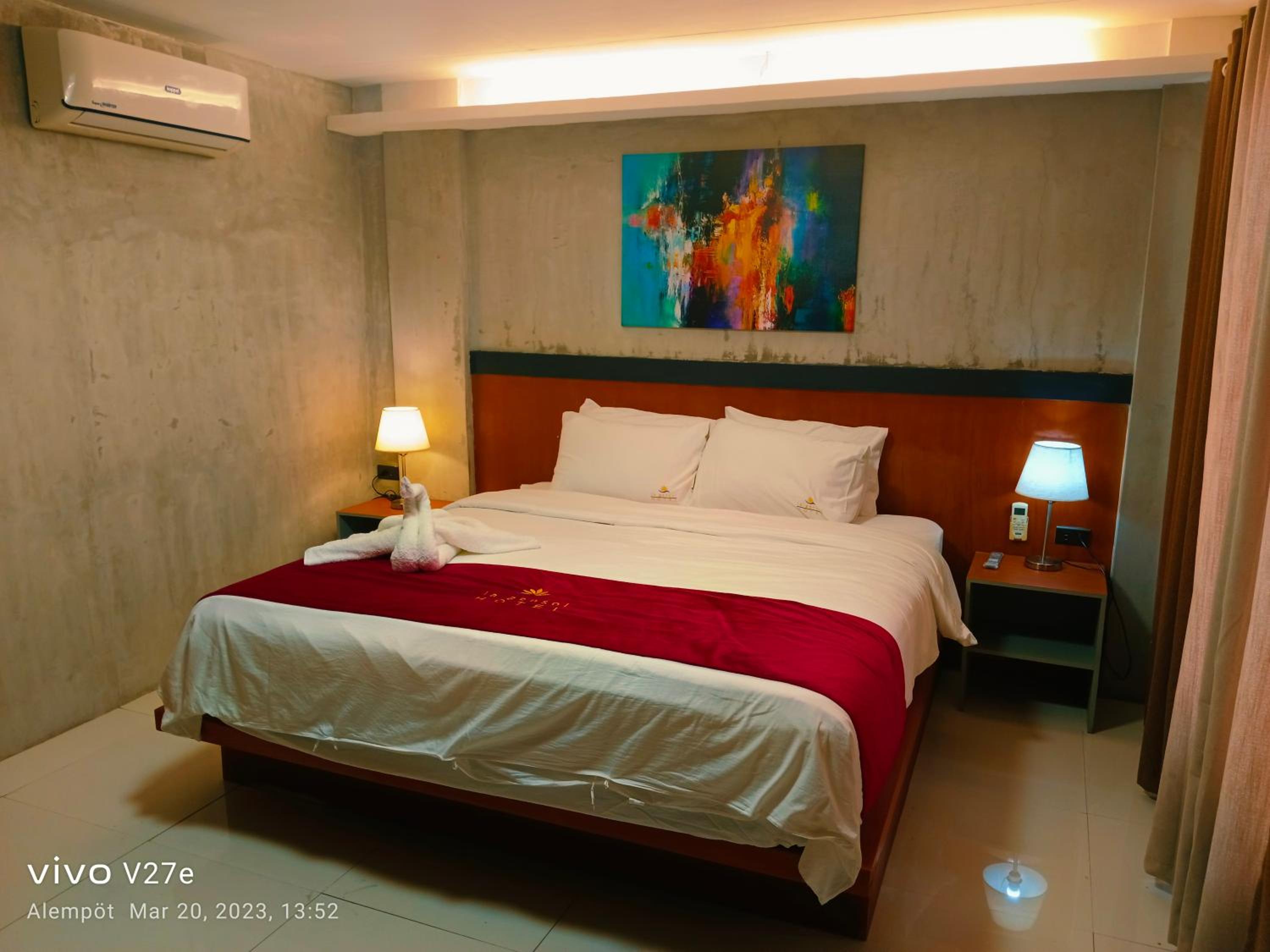 Deluxe King Room