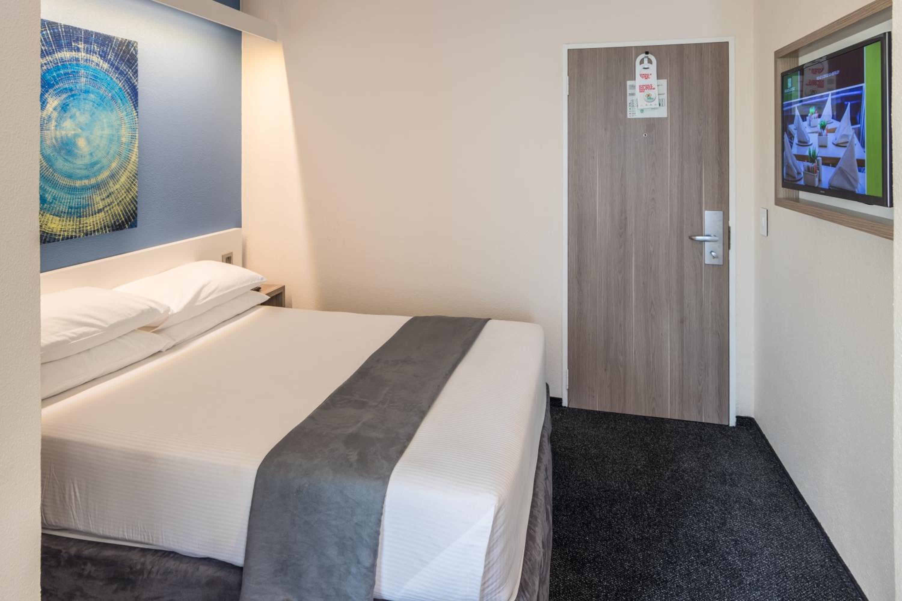 Standard Double Room photo 3