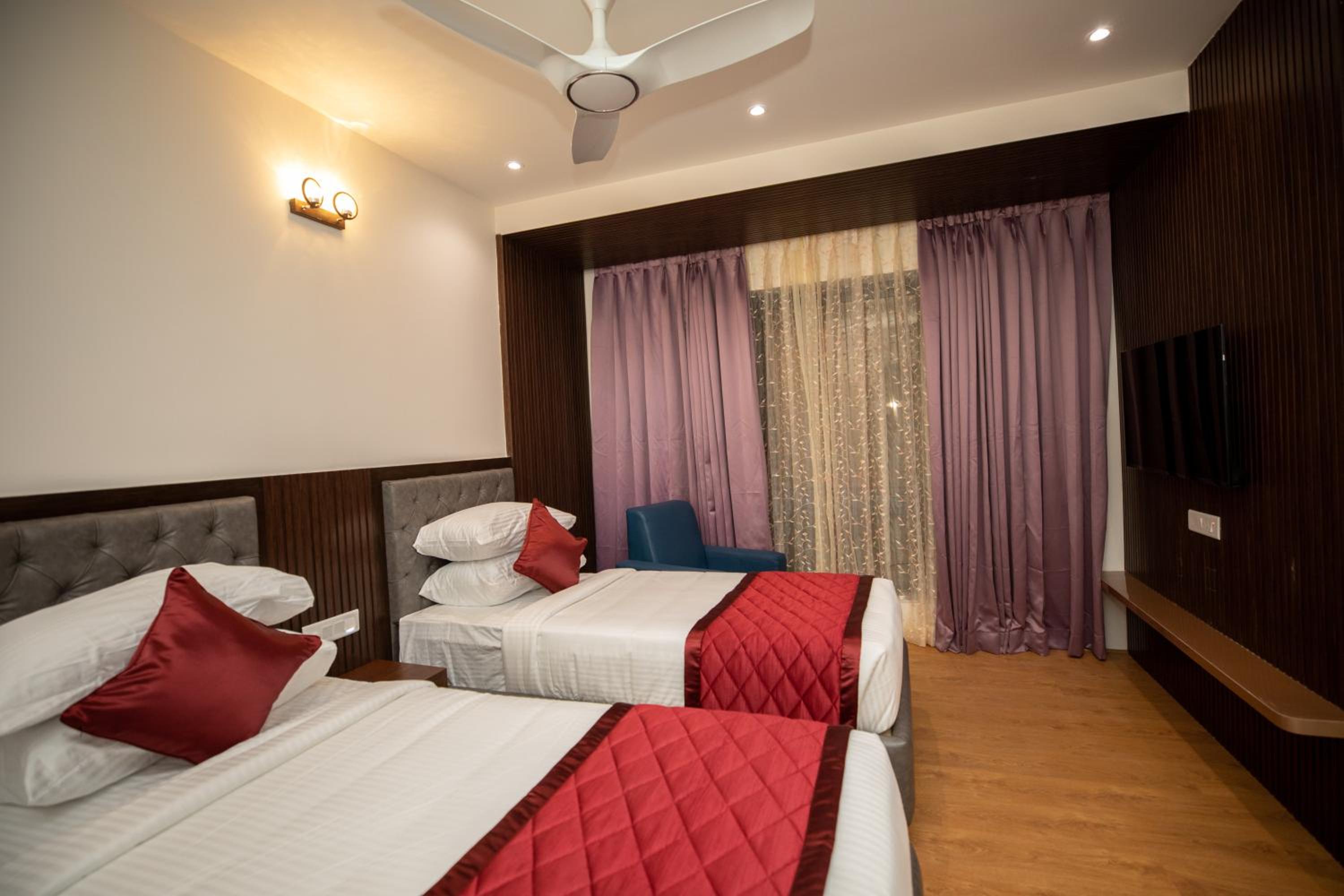 Superior Twin Room - Photo 4