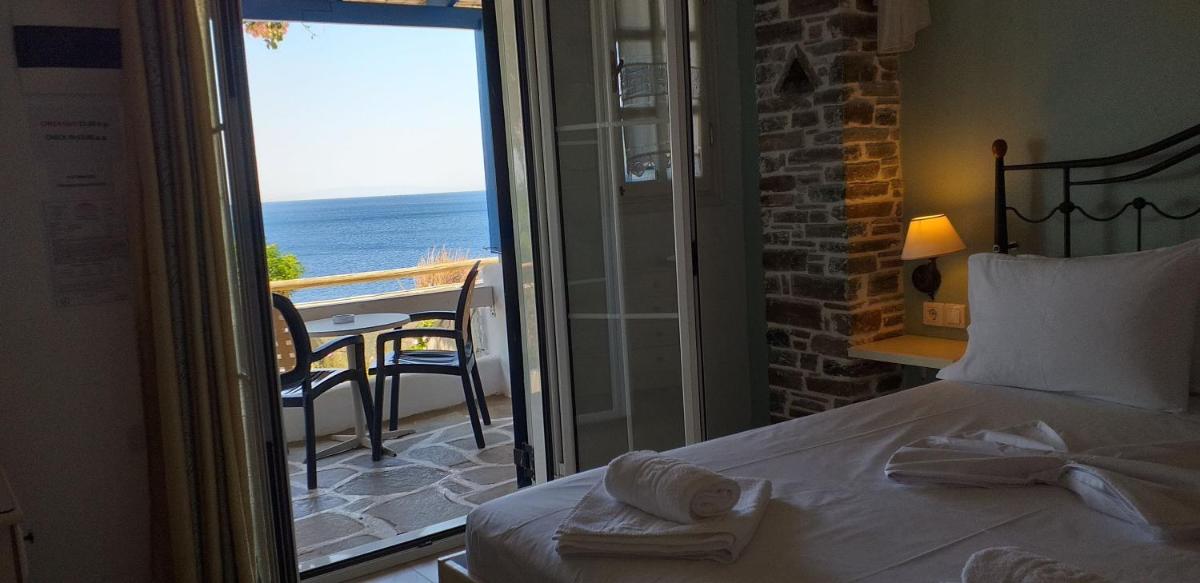 Budget Double Room with Sea View photo 1