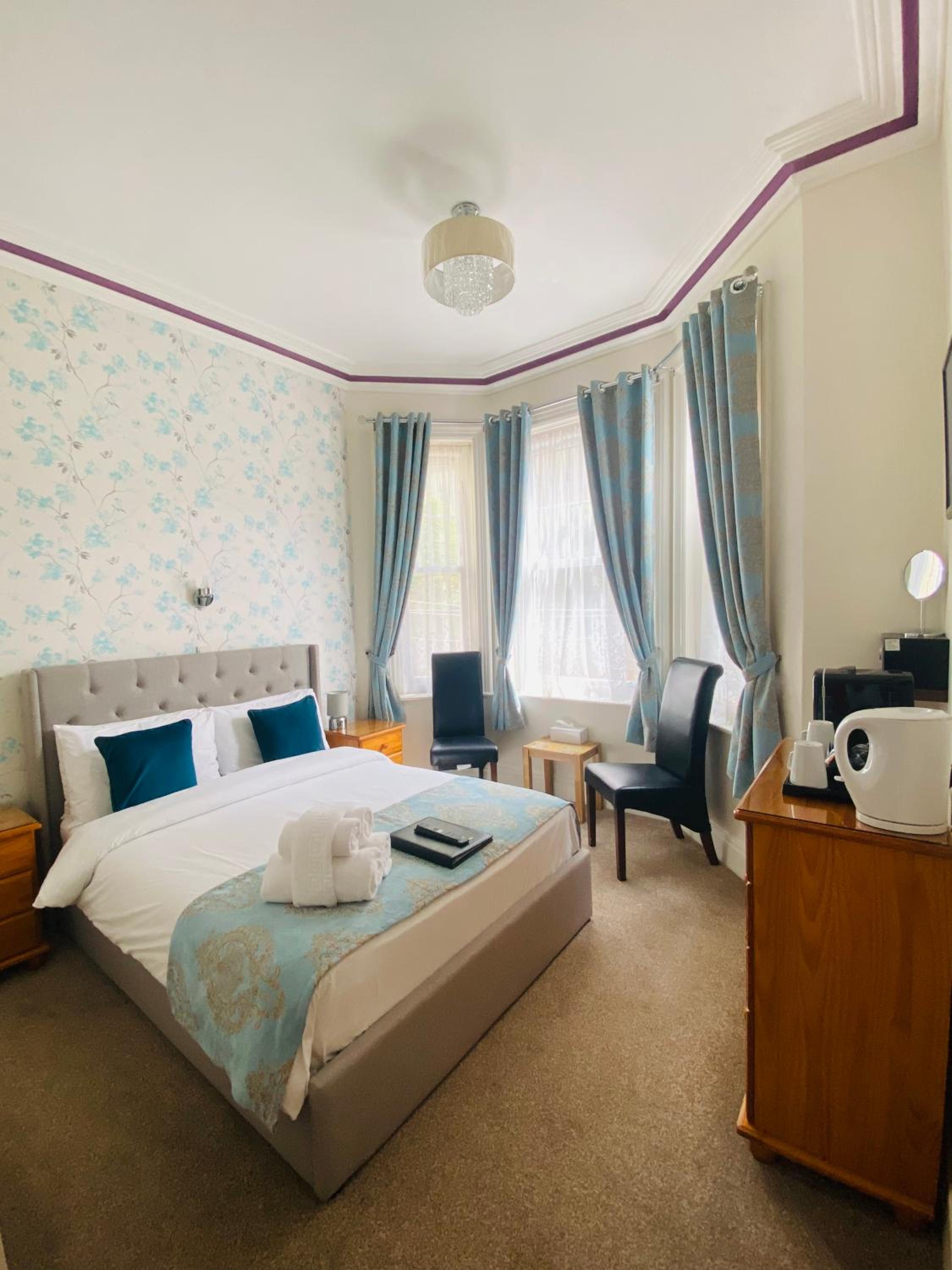 Double Room - Photo 3