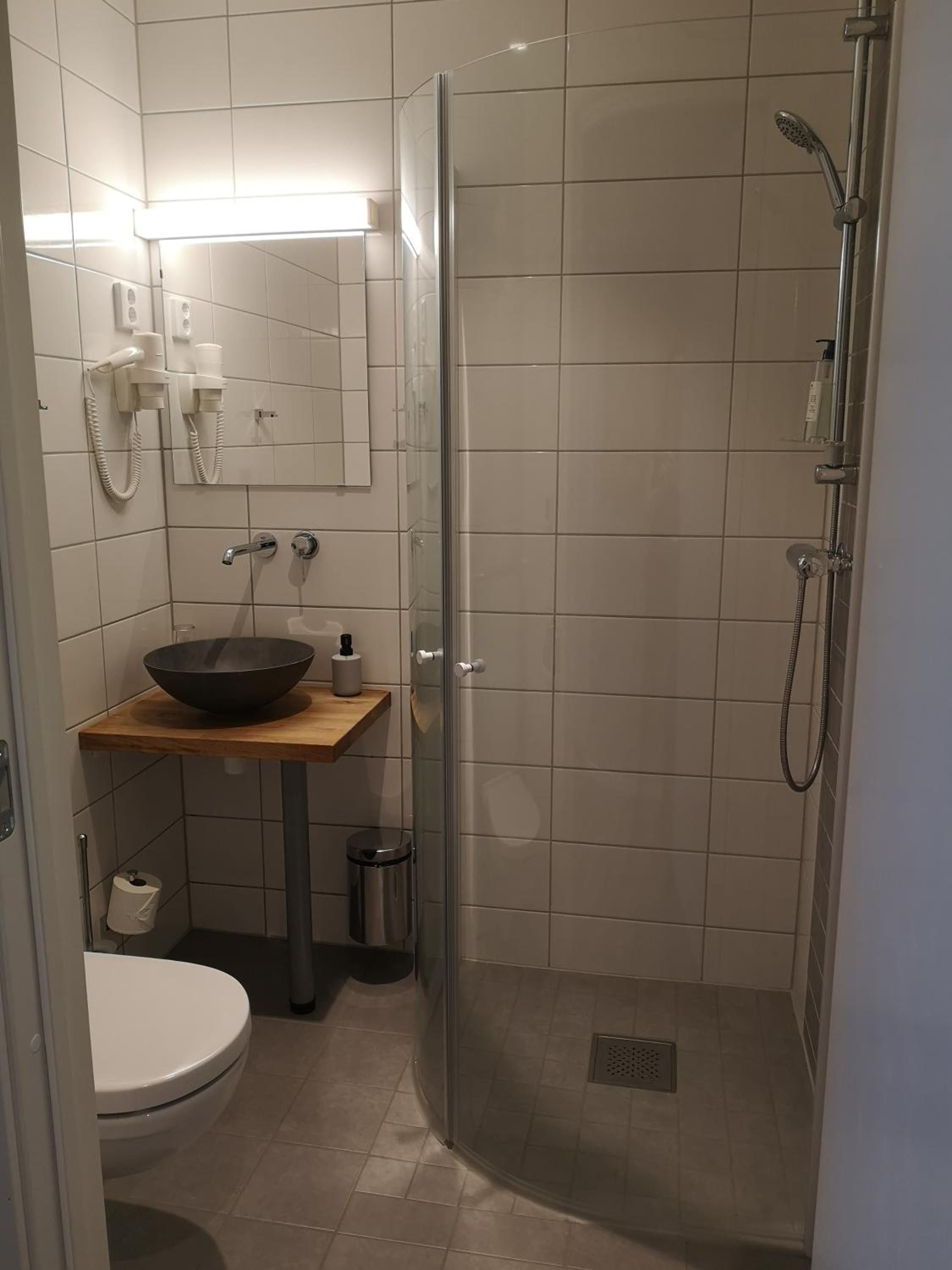 Small Double Room - Photo 8
