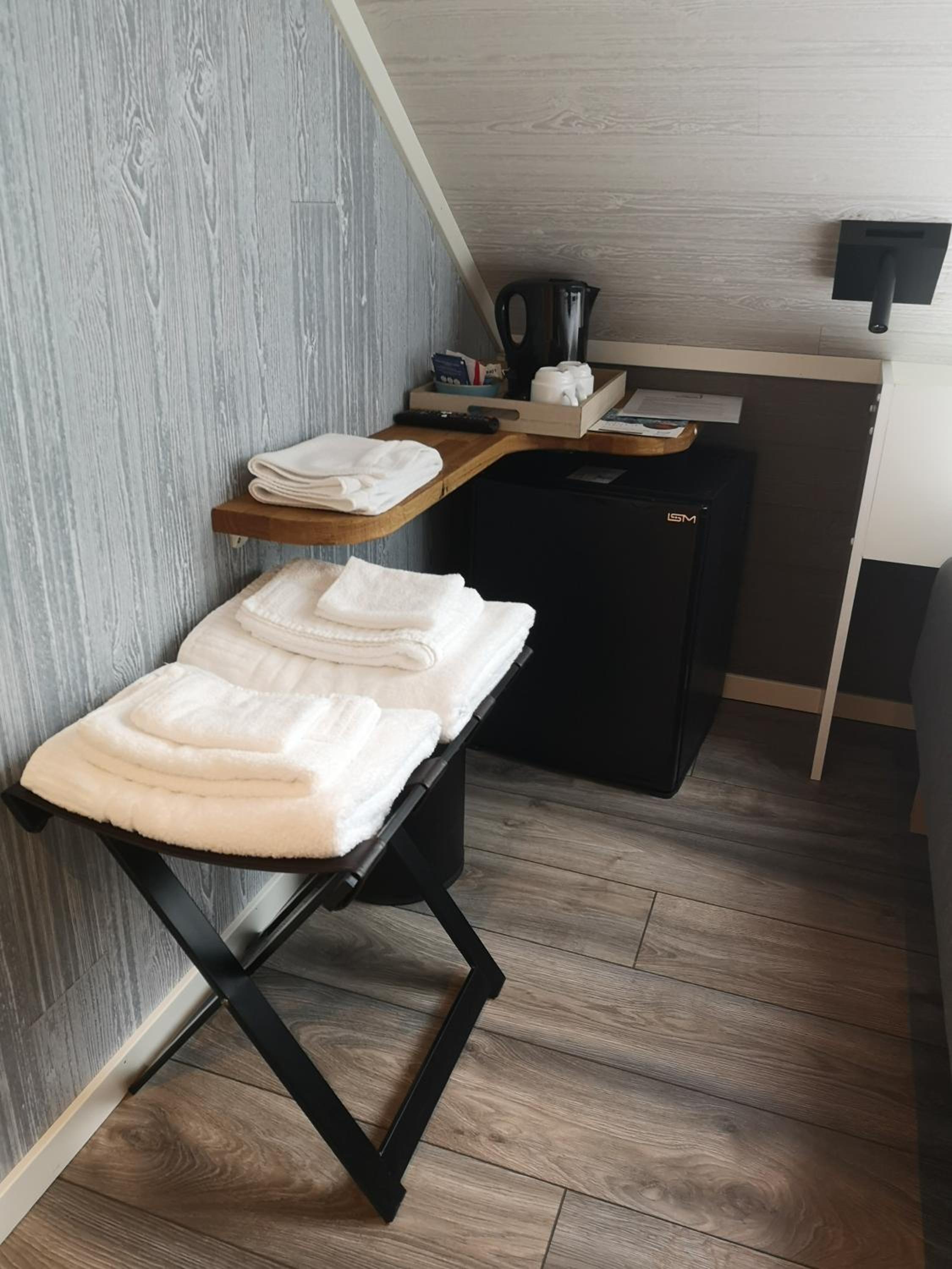Small Double Room - Photo 7
