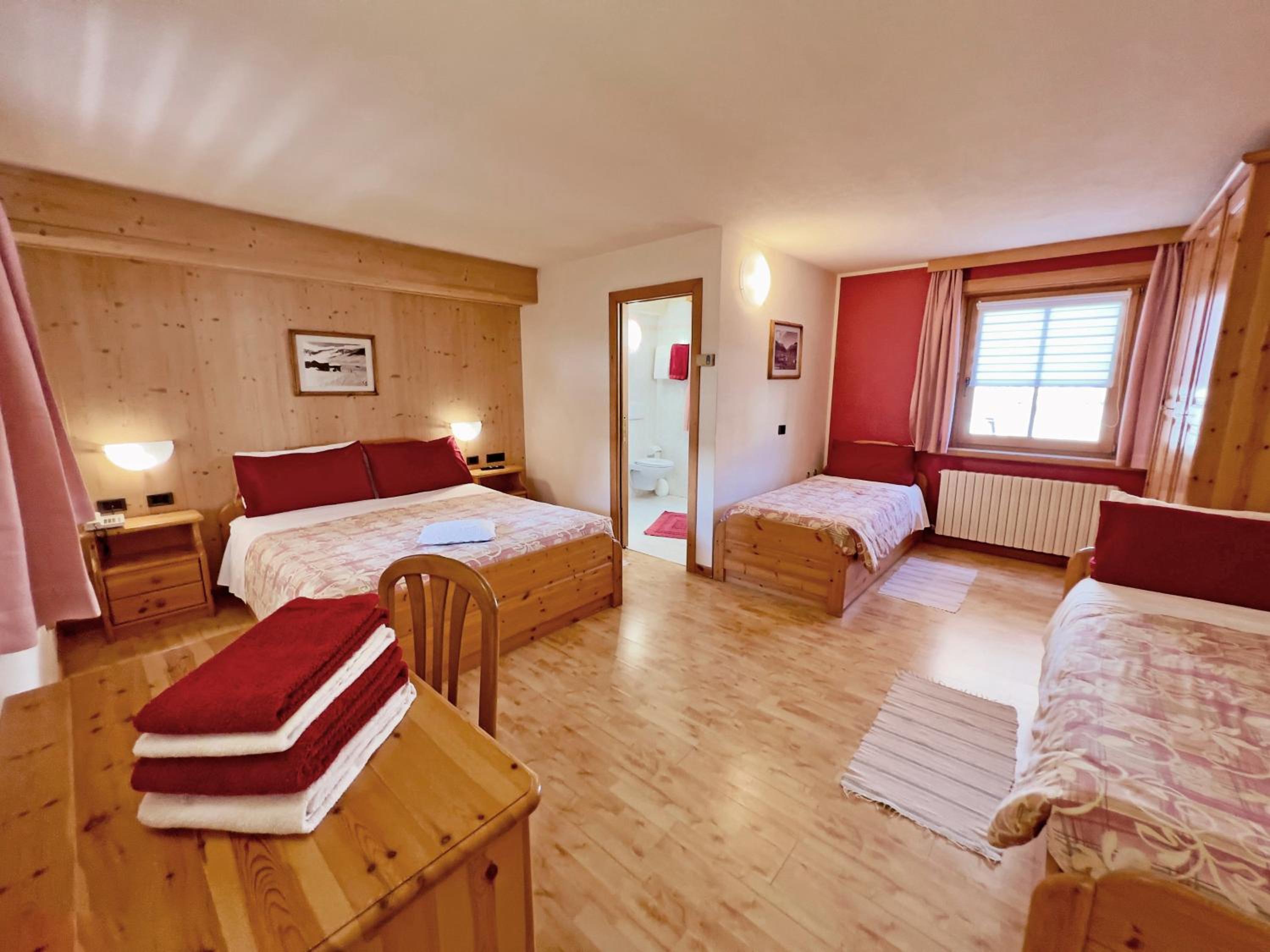Quadruple Room with Private Bathroom