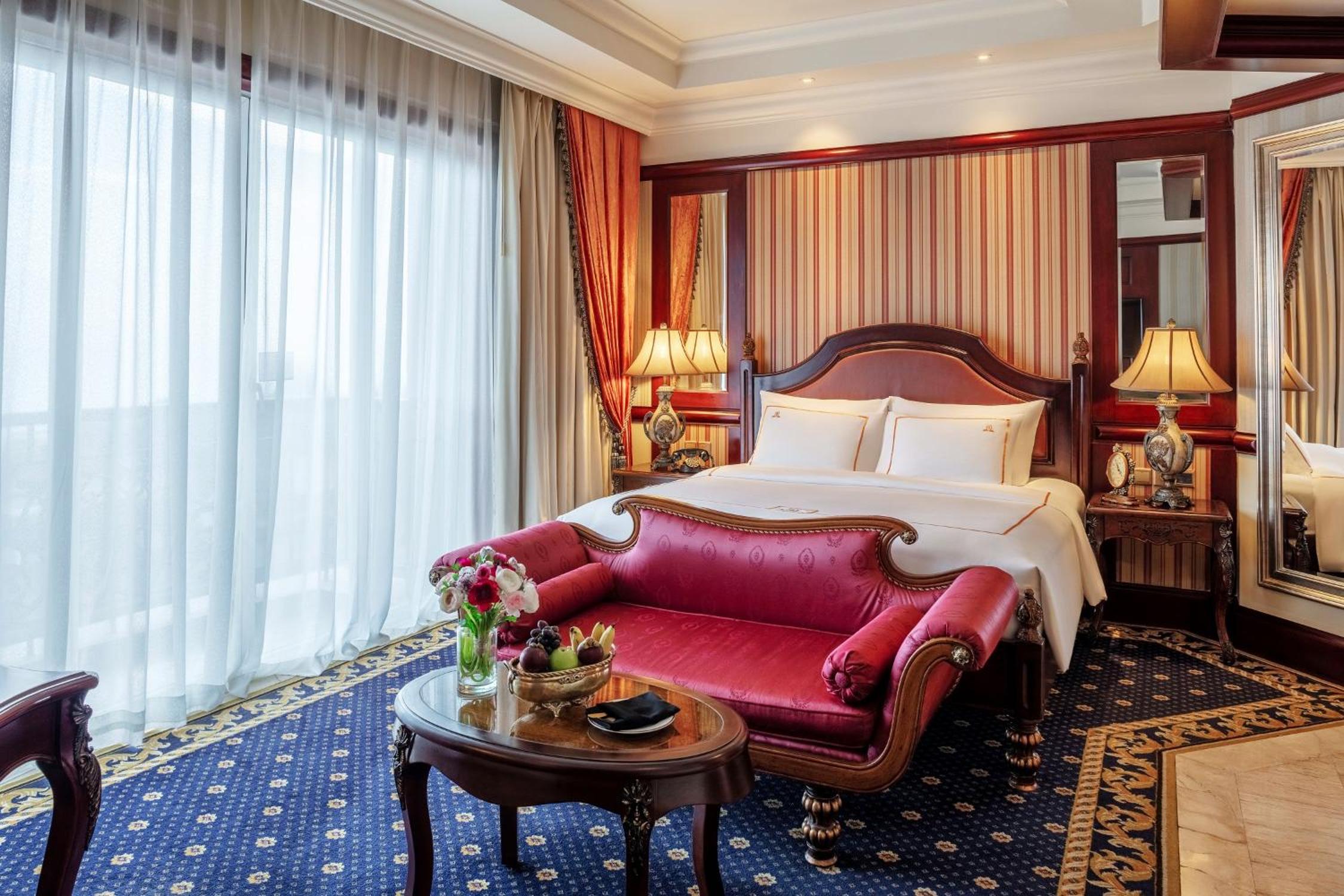 Heritage Grand Deluxe King - Photo 1
