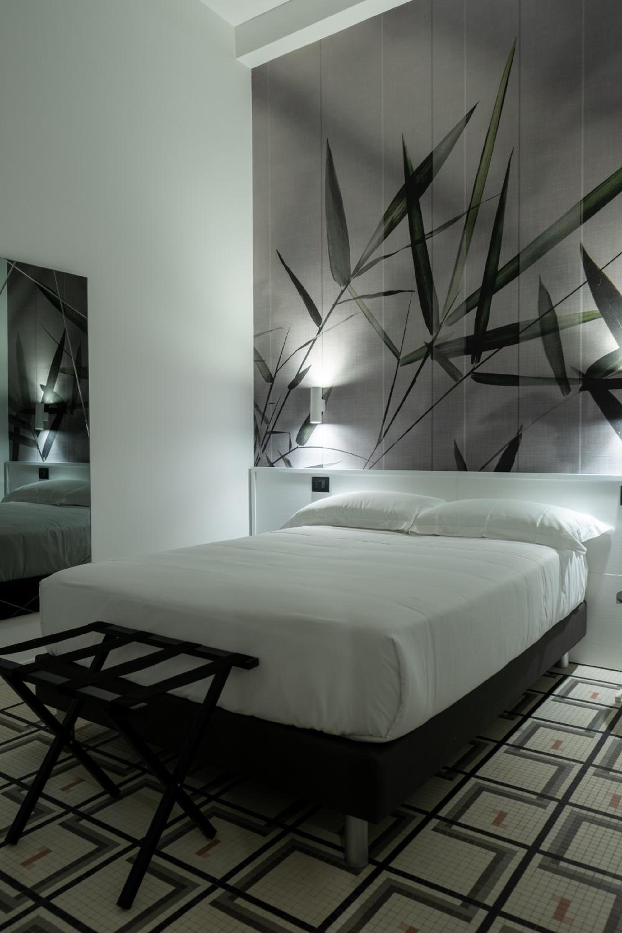 Double Room with Private Bathroom - Photo 1