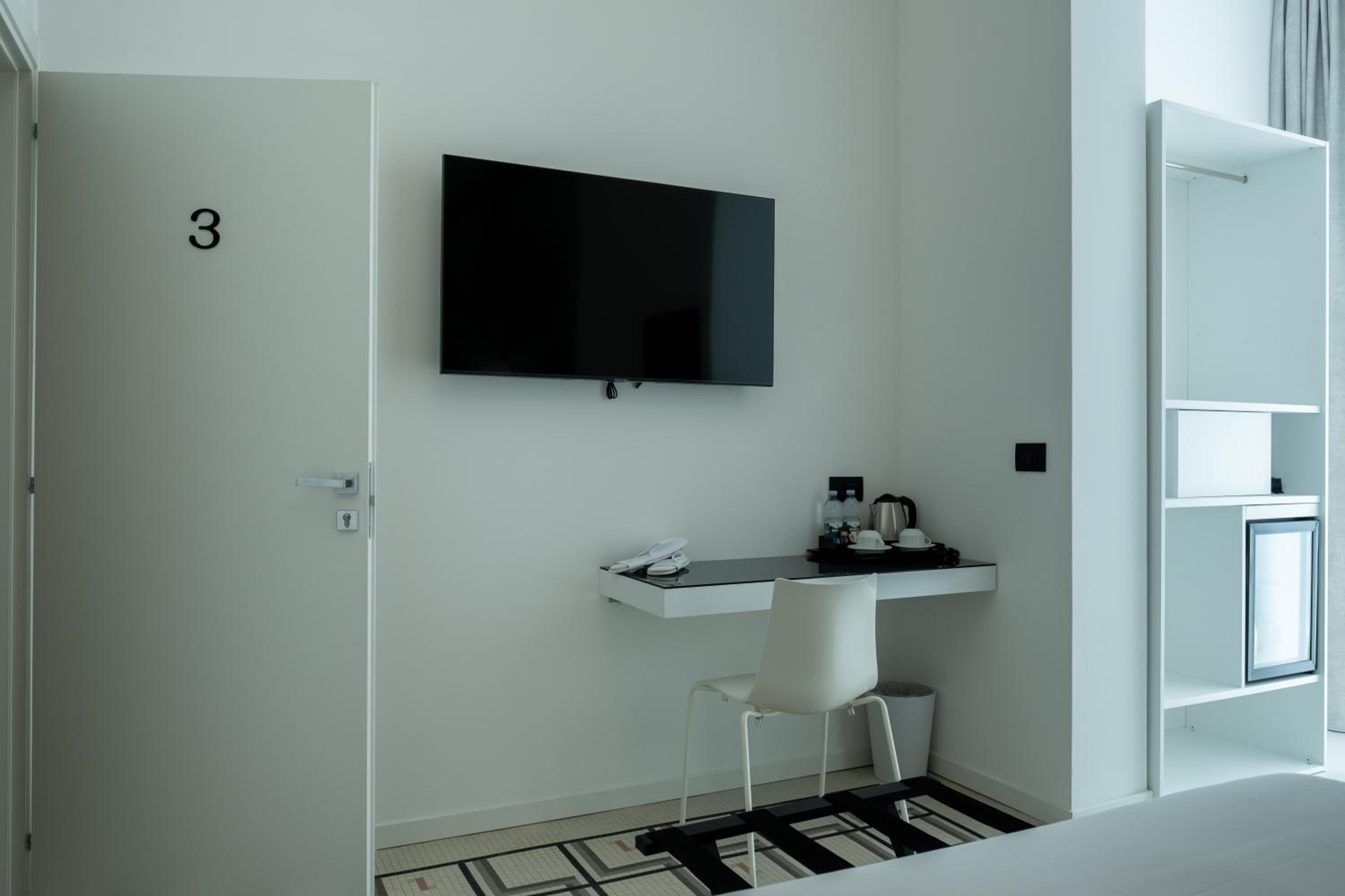 Double Room with Private Bathroom - Photo 5