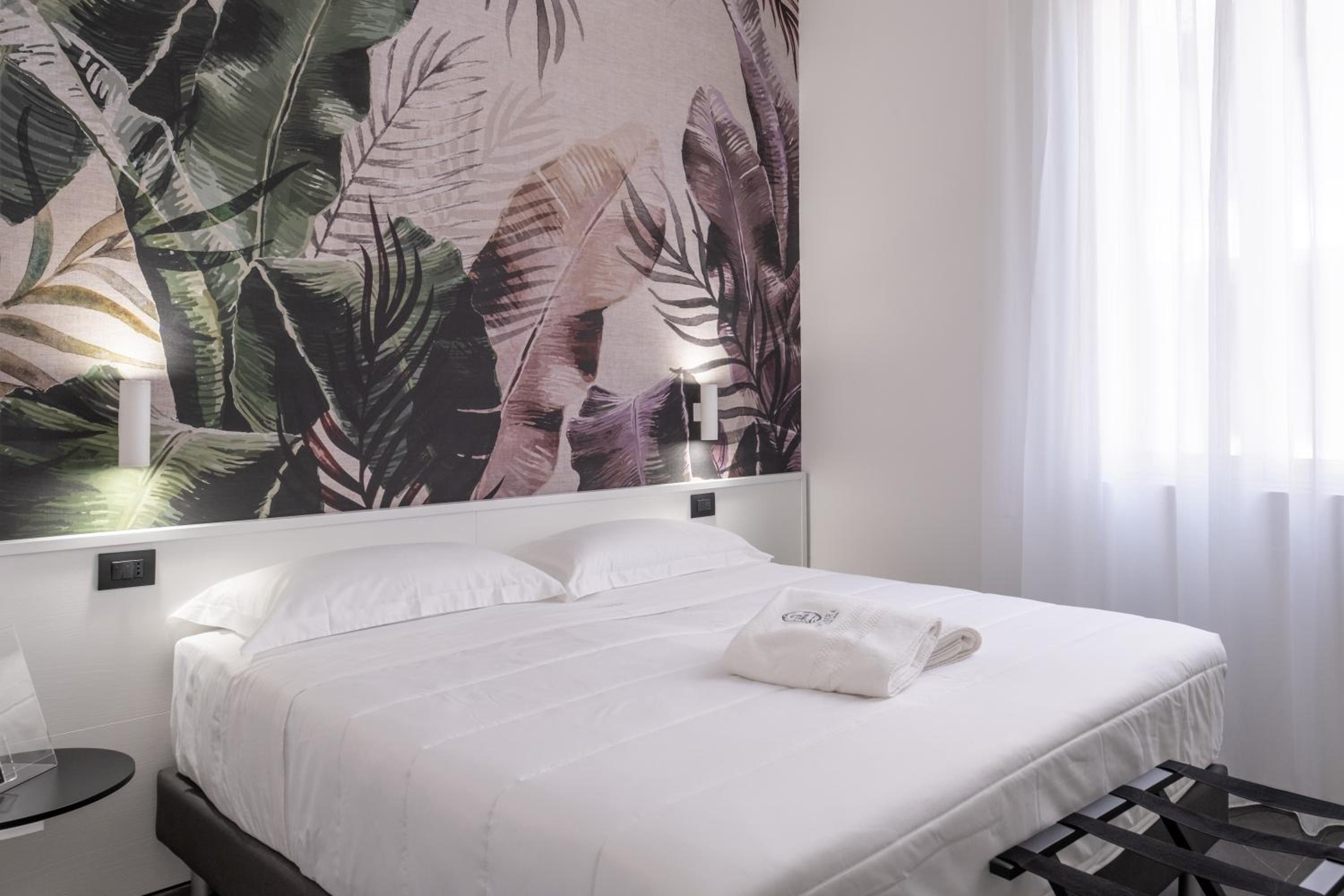 Double or Twin Room with Private Bathroom - Photo 1