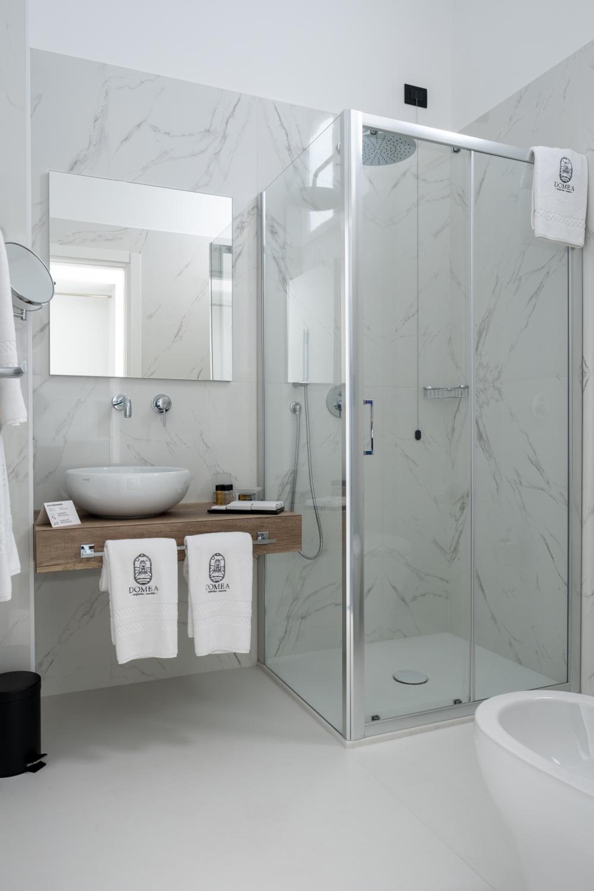 Double or Twin Room with Private Bathroom photo 3