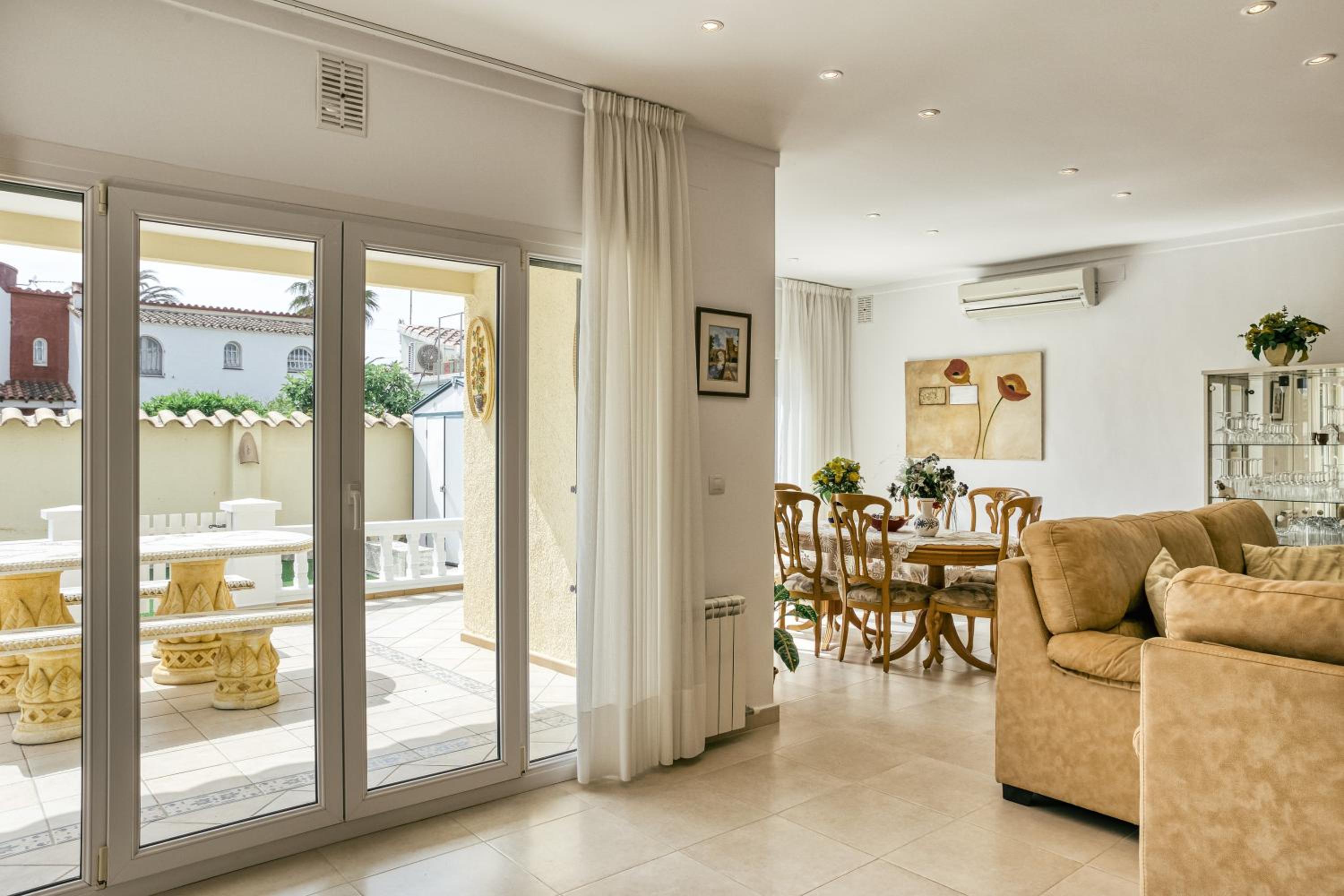 Villa con vistas al jardín