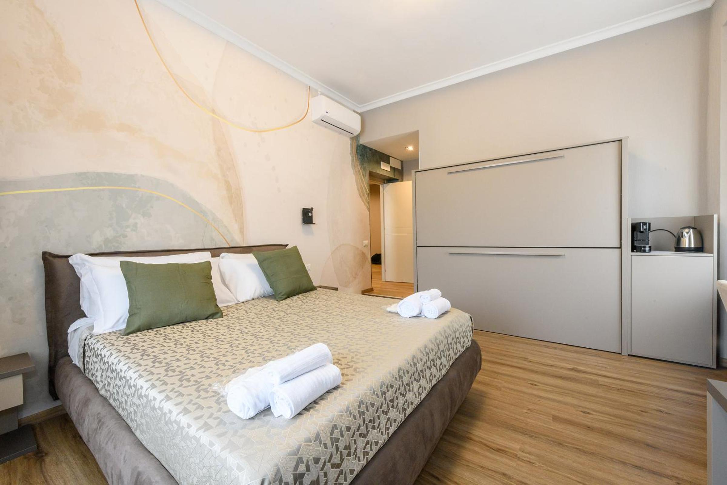Deluxe Double Room with Extra Bed photo 2