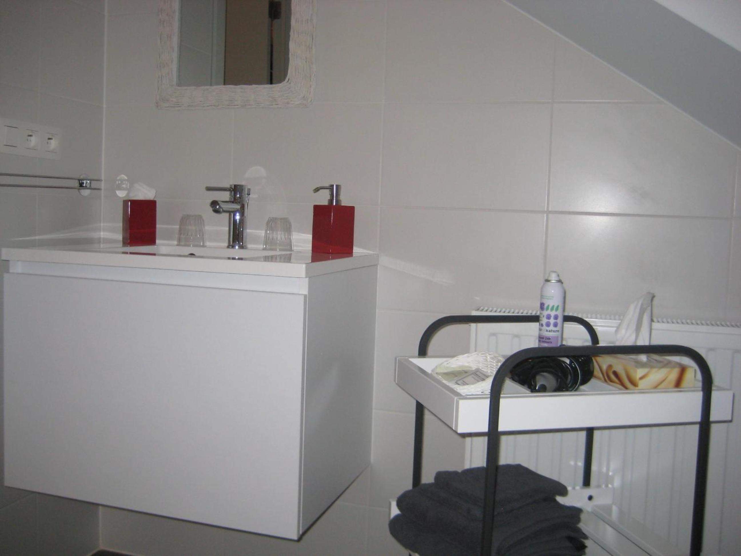 Standard Double or Twin Room - Photo 2