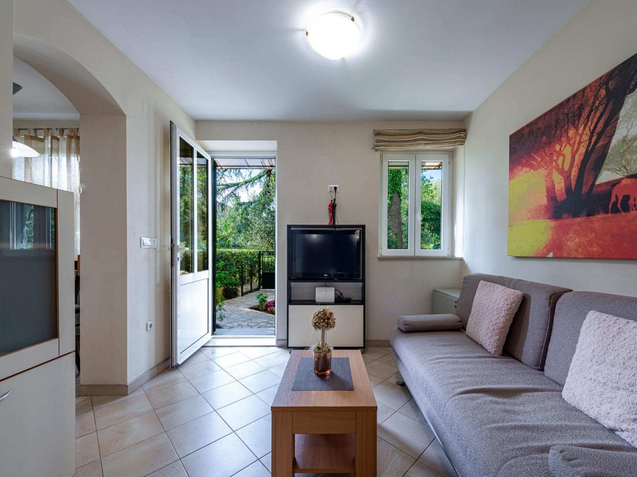 Studio Apartment with Terrace