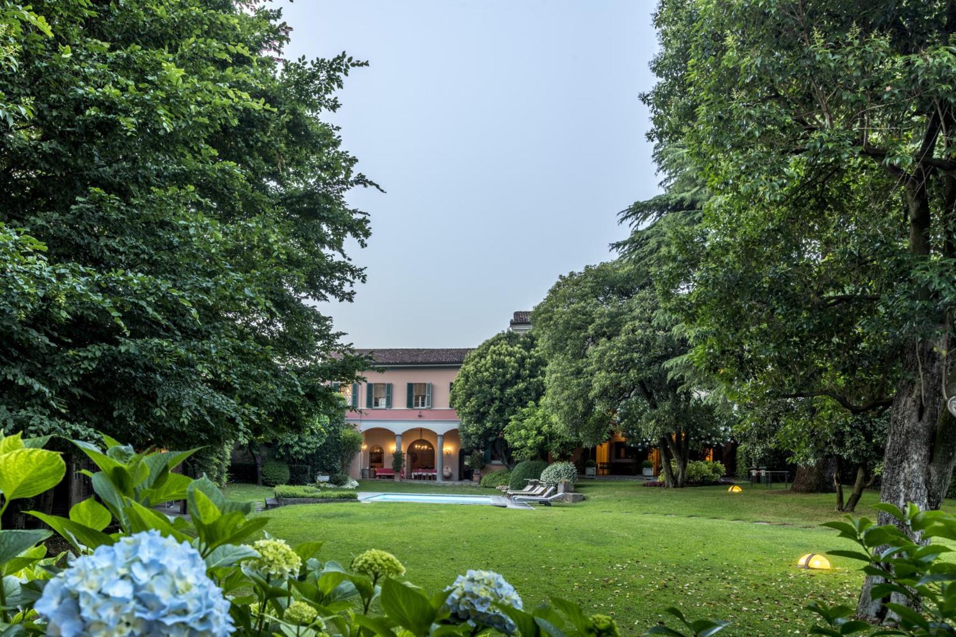Villa photo 3