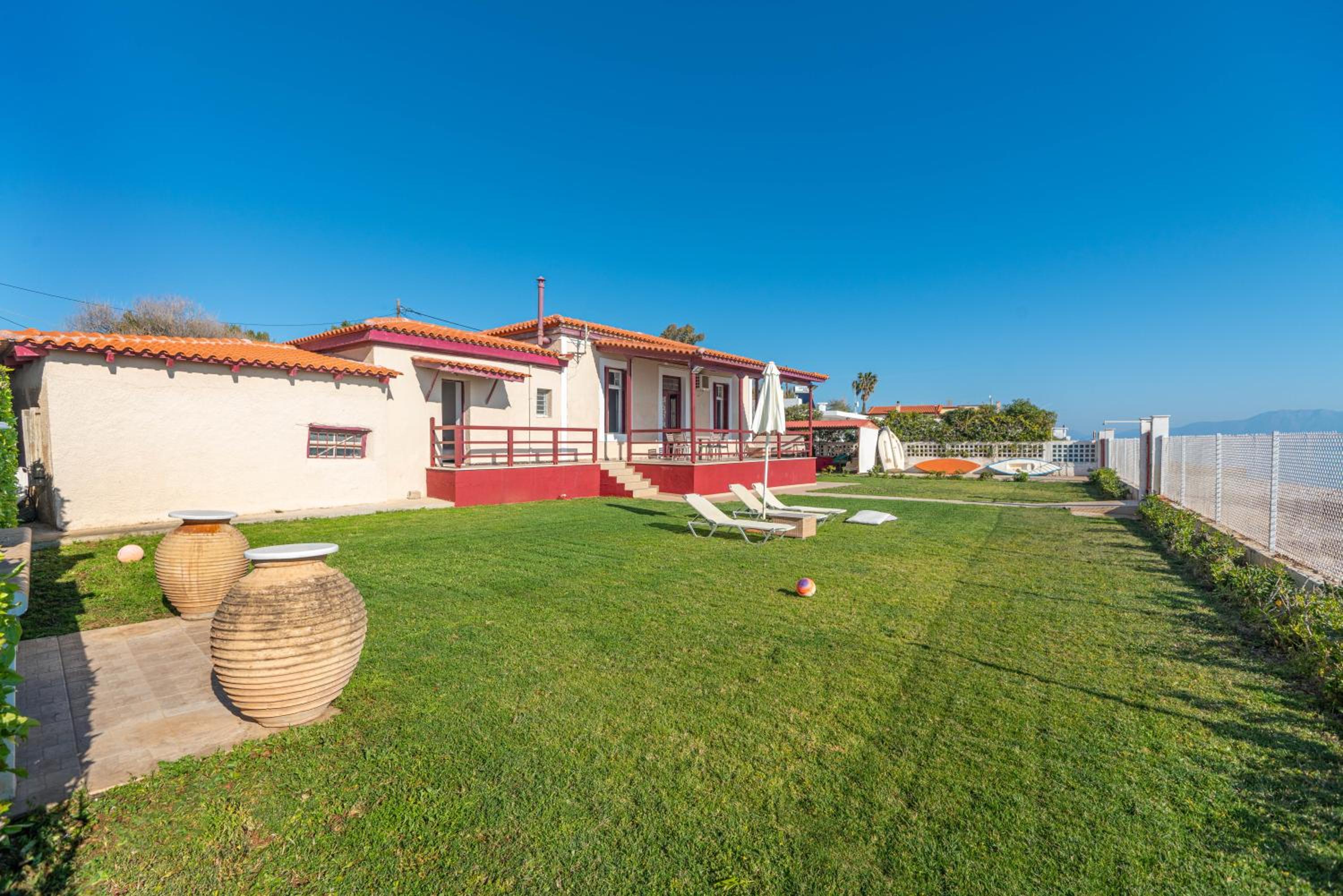 Villa - Beach Front - Photo 15
