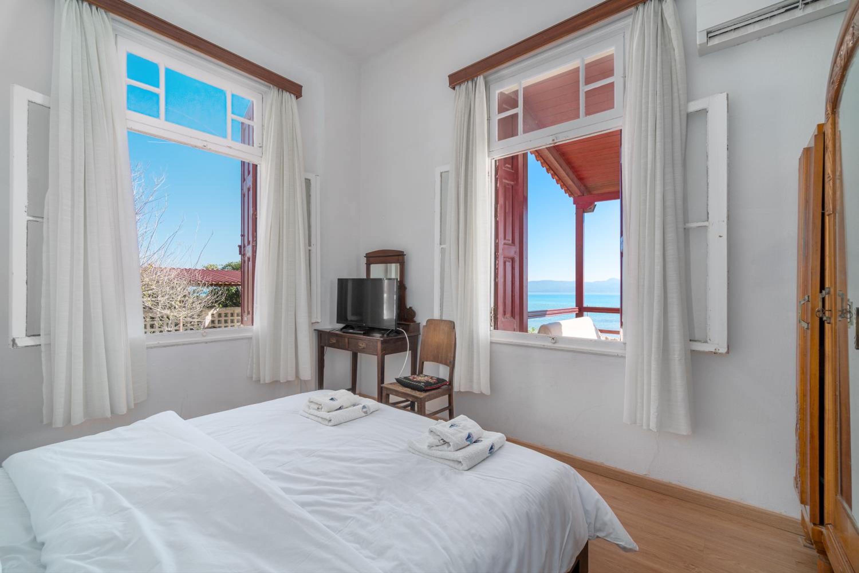 Villa - Beach Front - Photo 24