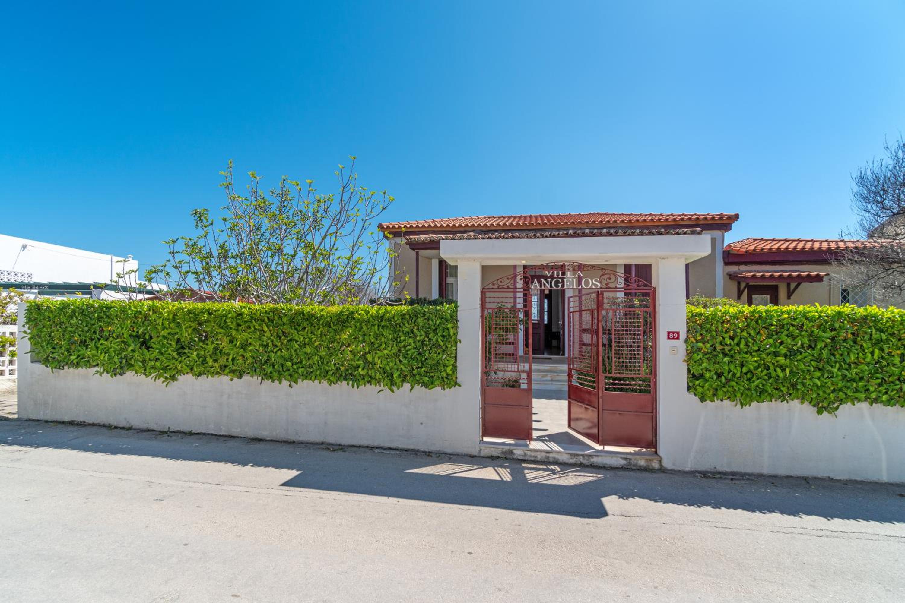 Villa - Beach Front - Photo 21