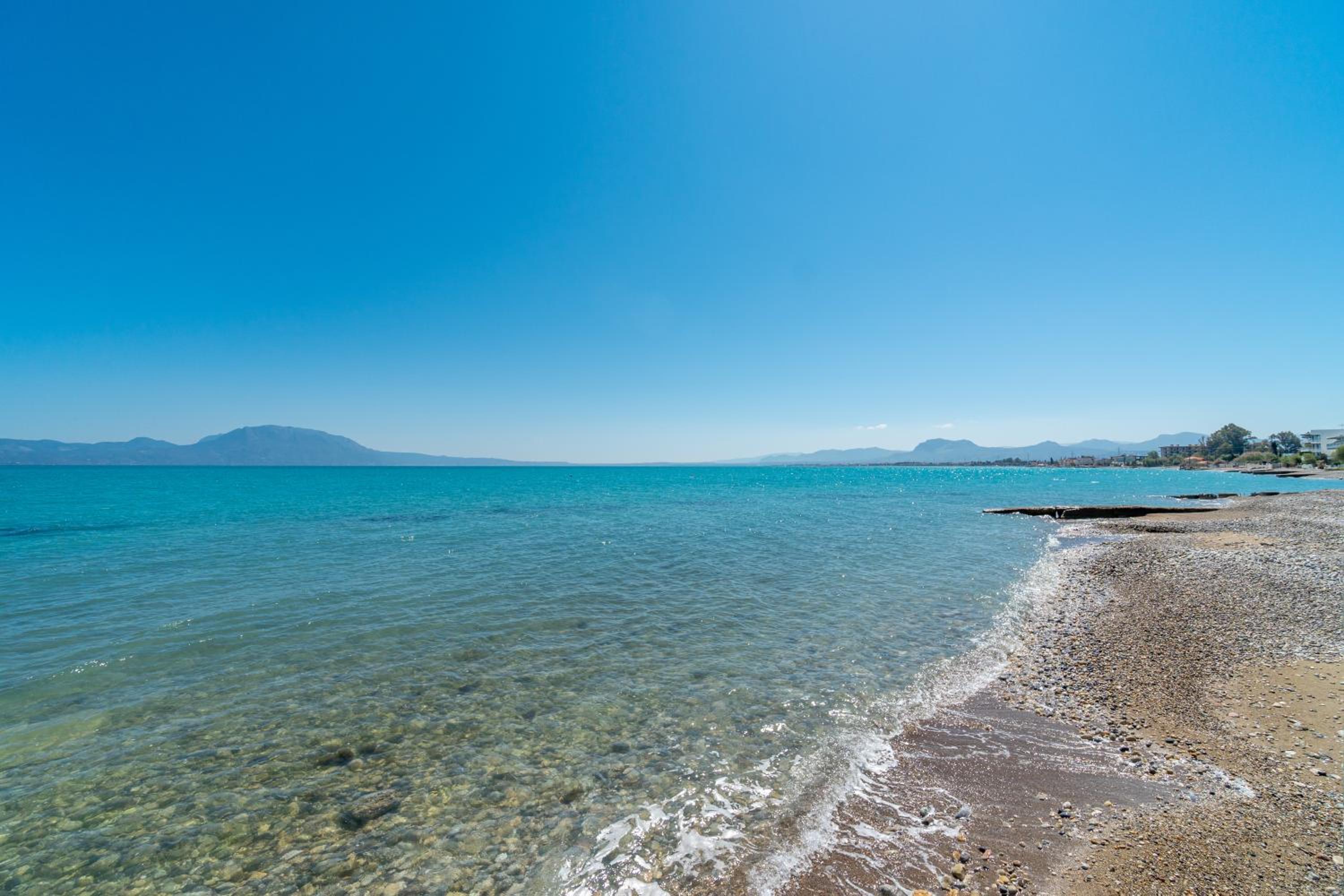 Villa - Beach Front - Photo 18
