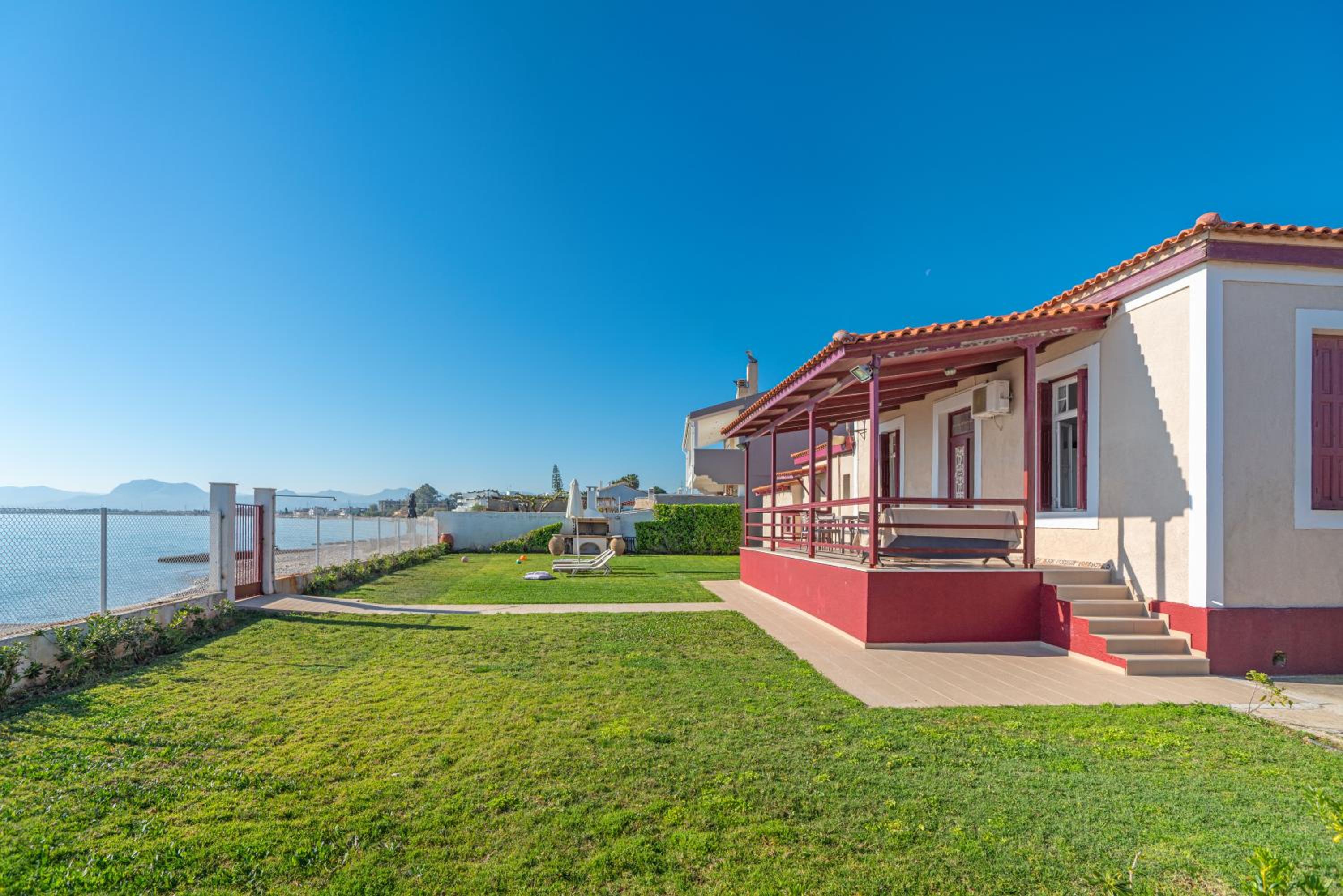 Villa - Beach Front - Photo 34