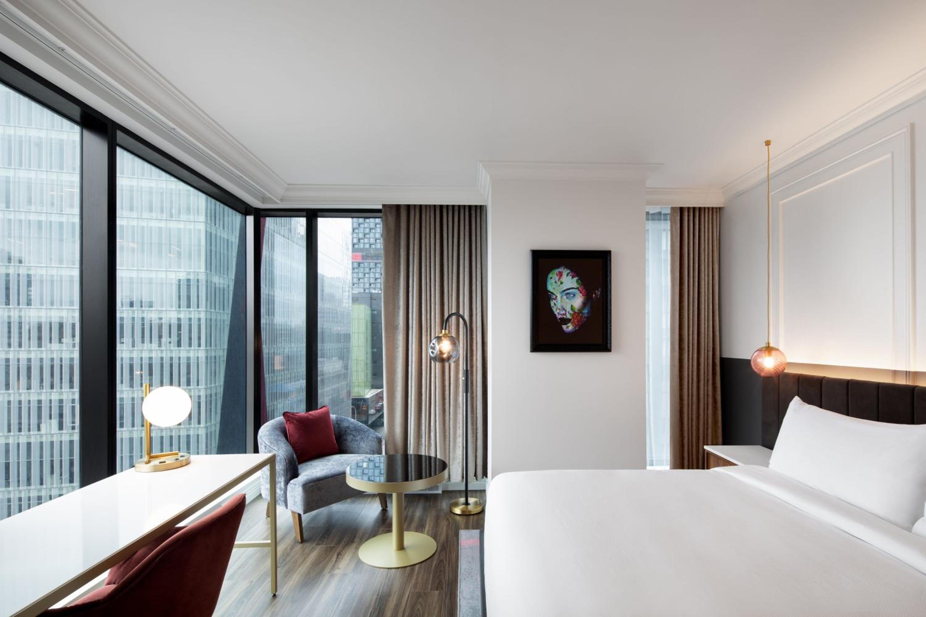 Standard King Room with City View