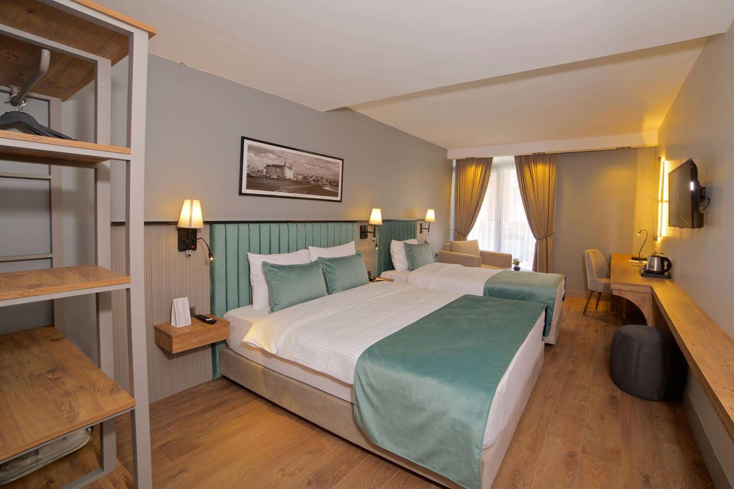 Standard Triple Room photo 2