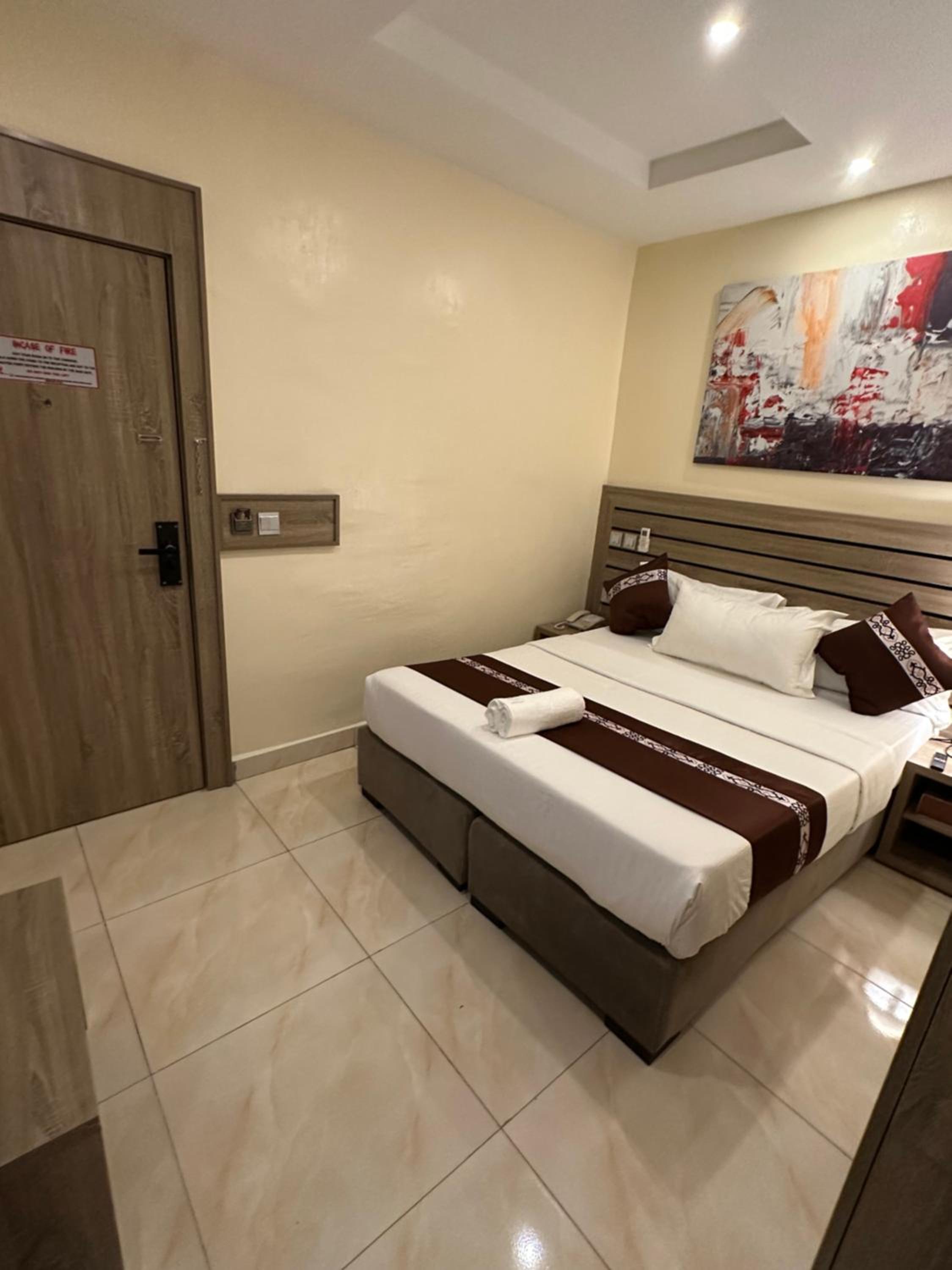 Deluxe Room - Photo 3