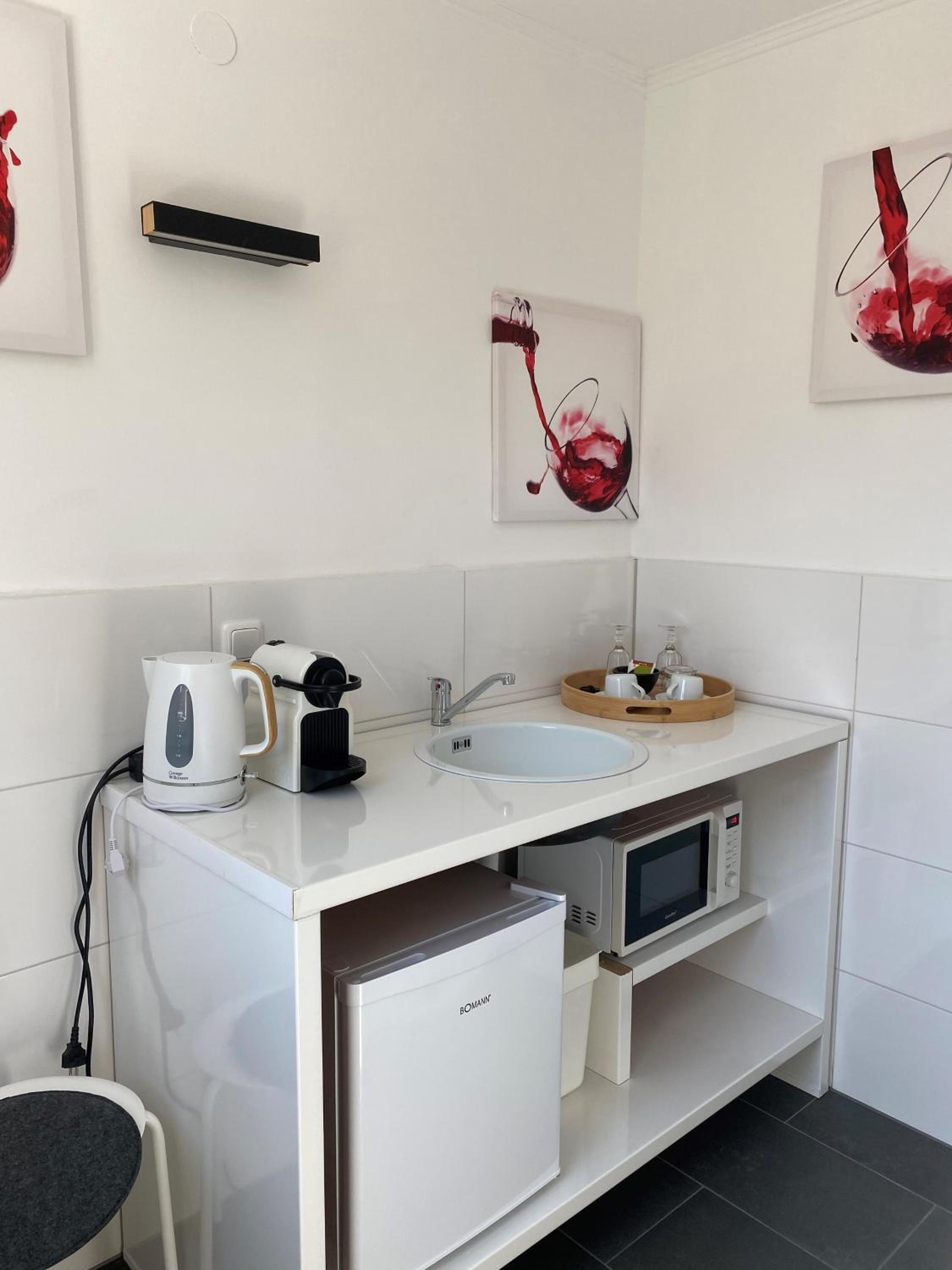 Studio Apartment - Photo 21