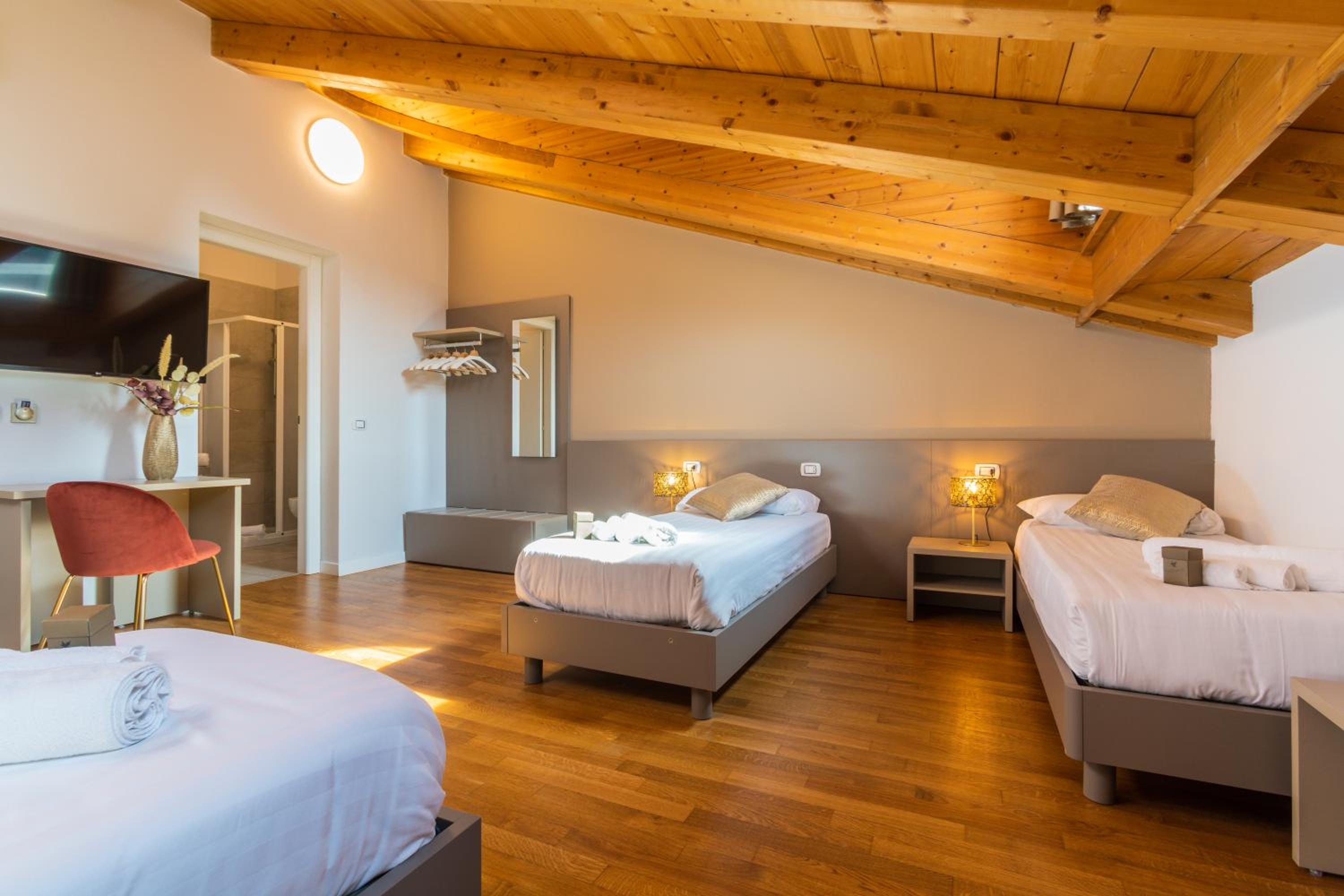 Premium Triple Room with Single Beds