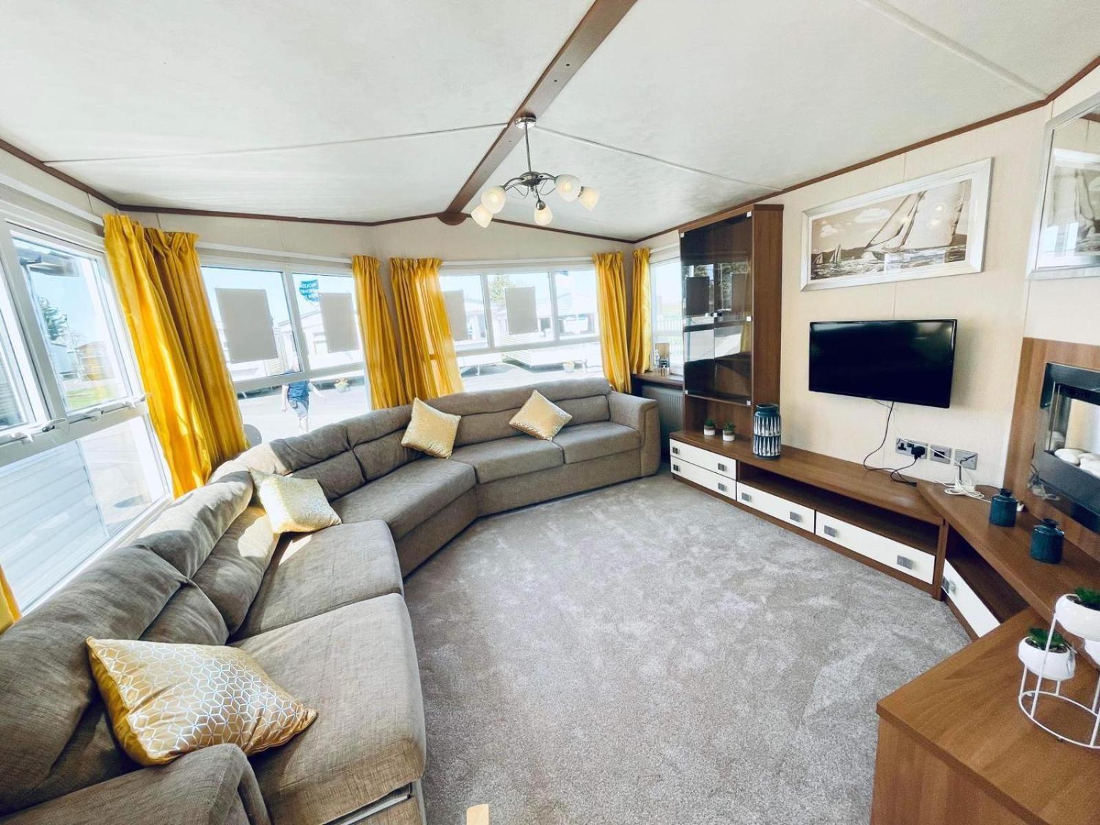 Mobile Home photo 1