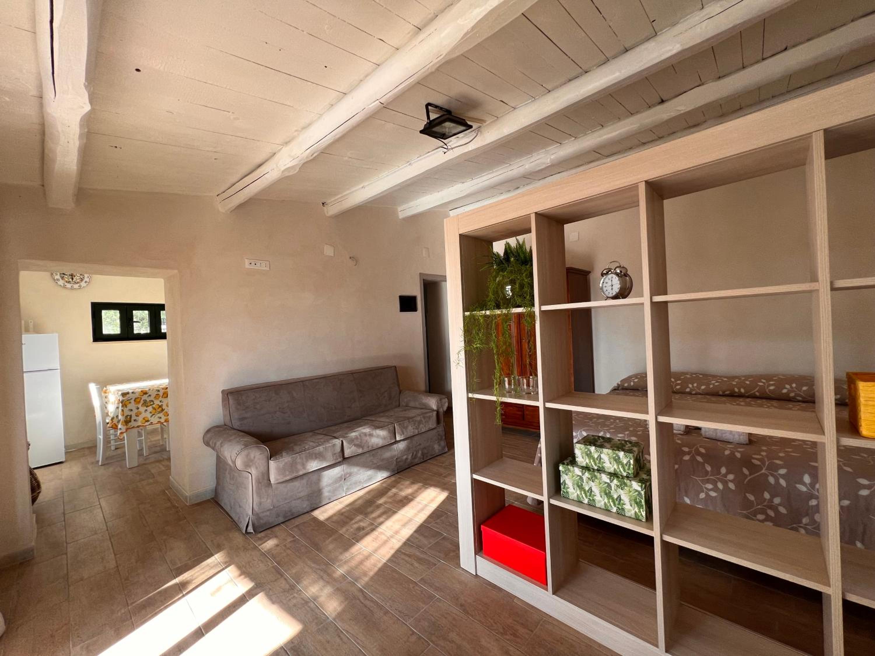One-Bedroom House photo 1