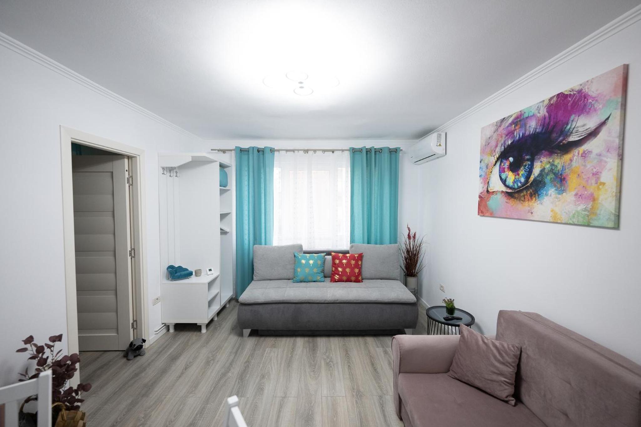 One-Bedroom Apartment photo 1