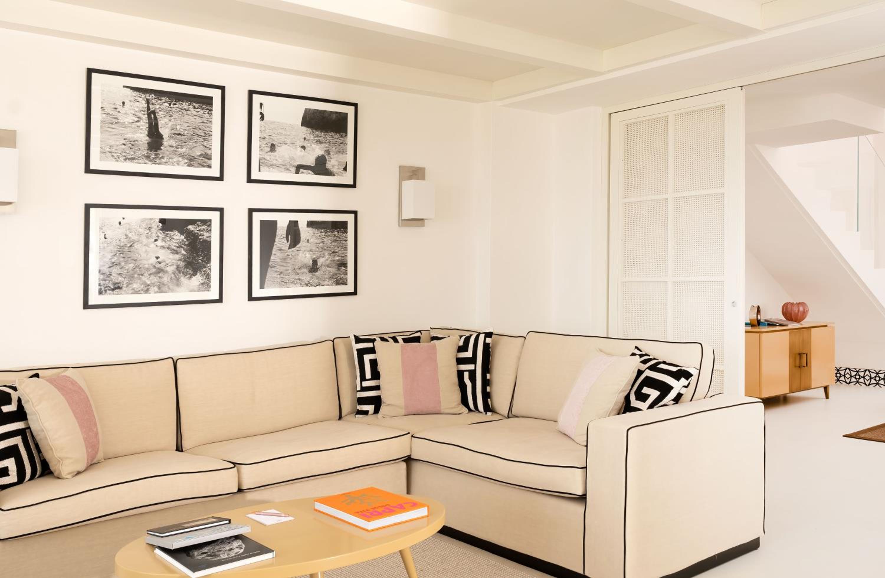 One-Bedroom Suite - Photo 2