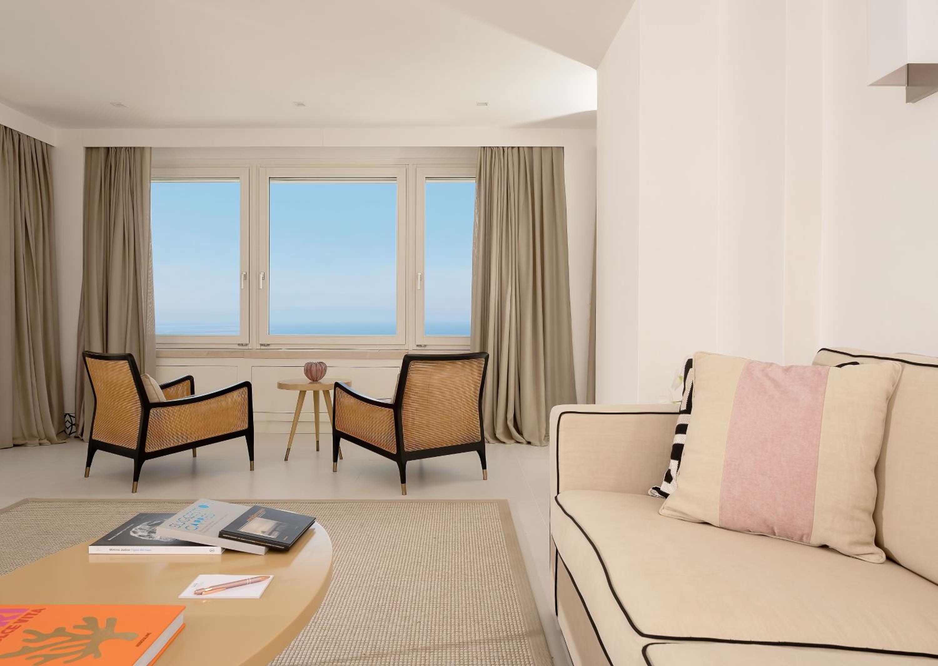One-Bedroom Suite - Photo 6
