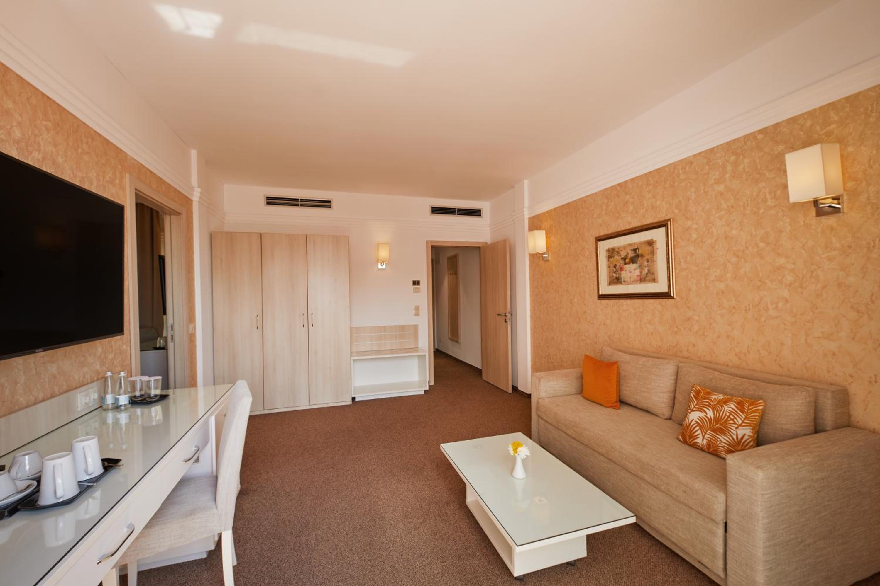 Preferred Club Suite