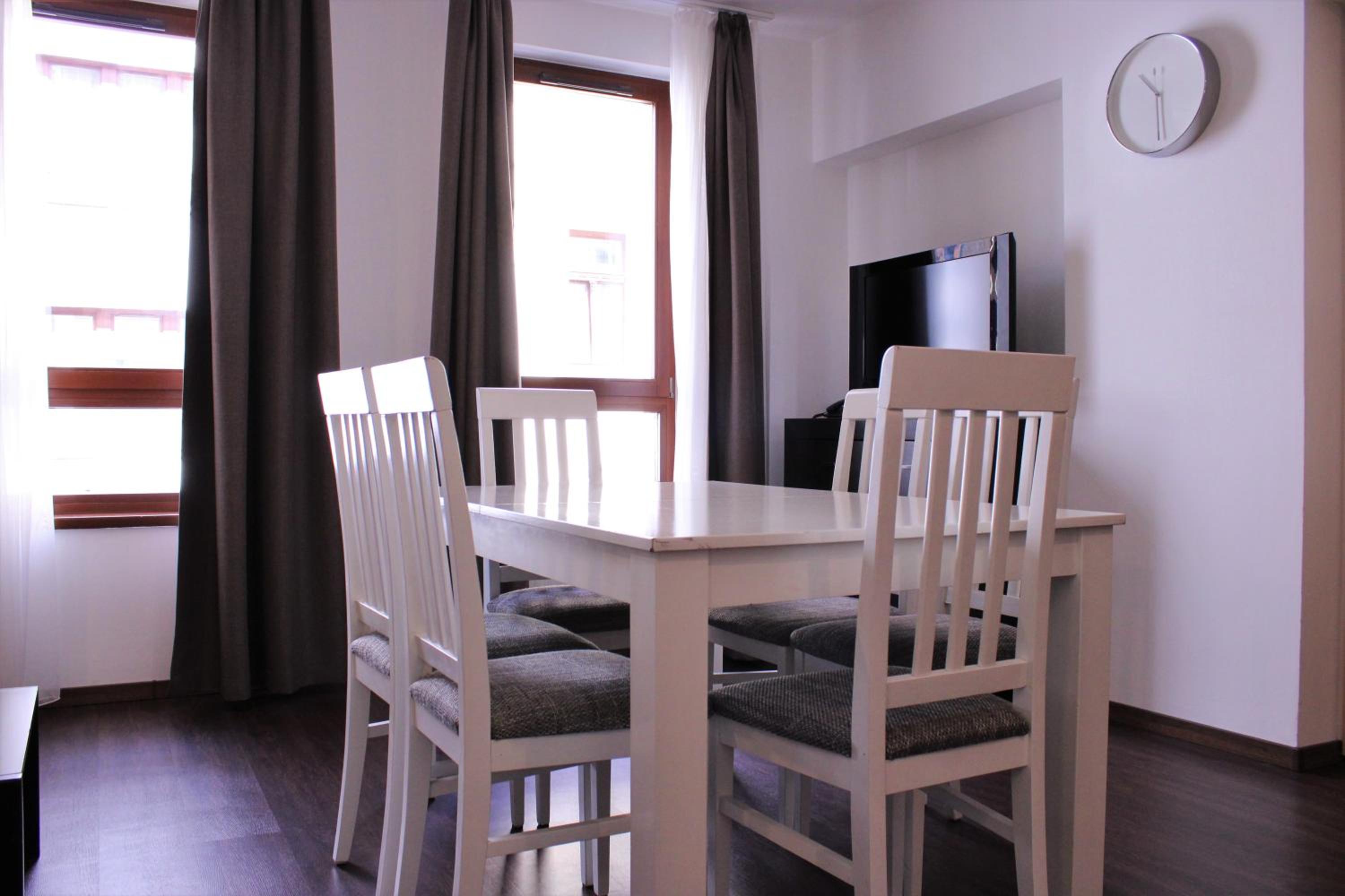 Superior One-Bedroom Apartment - Photo 7
