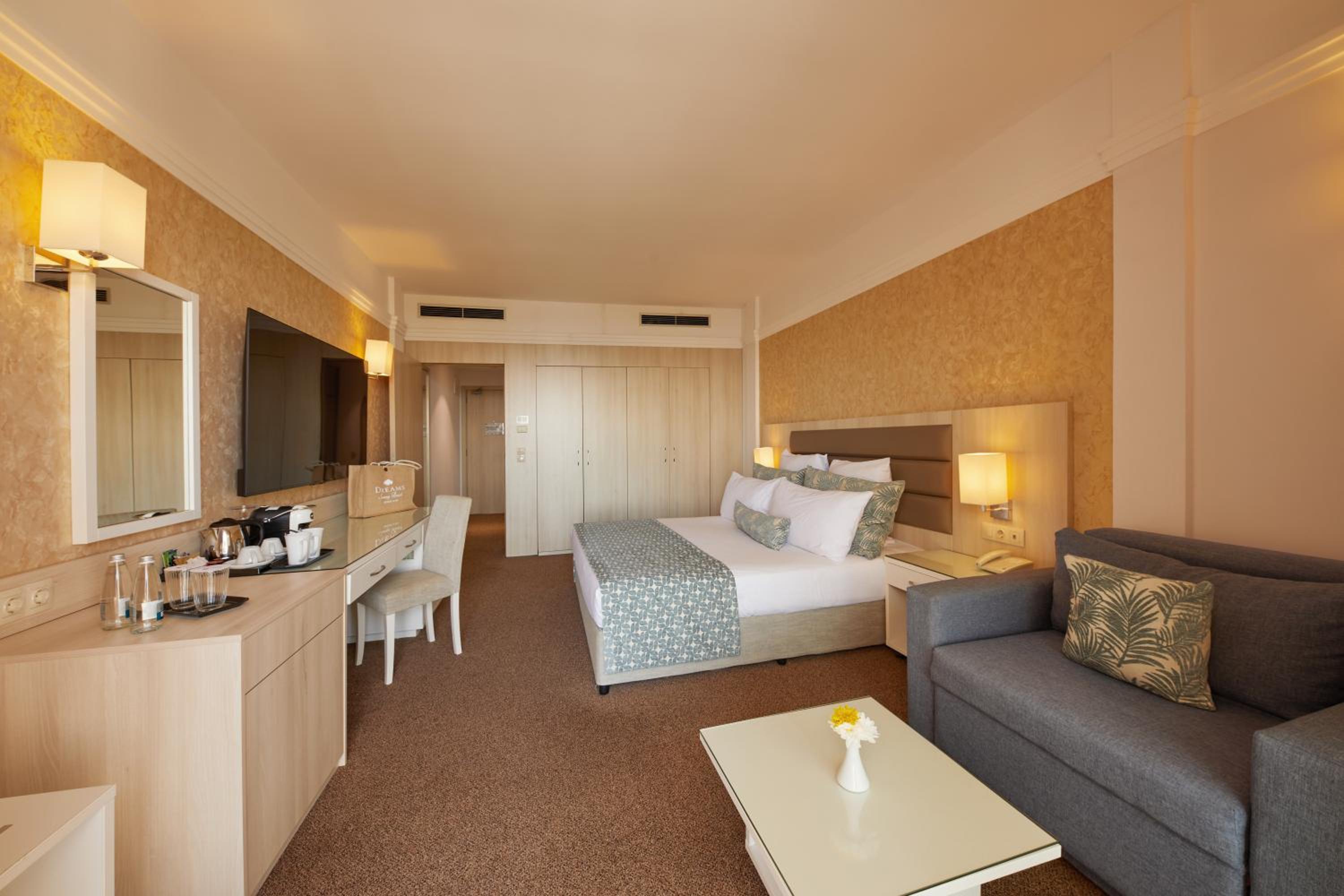 Preferred Club Double Room Frontal Sea View