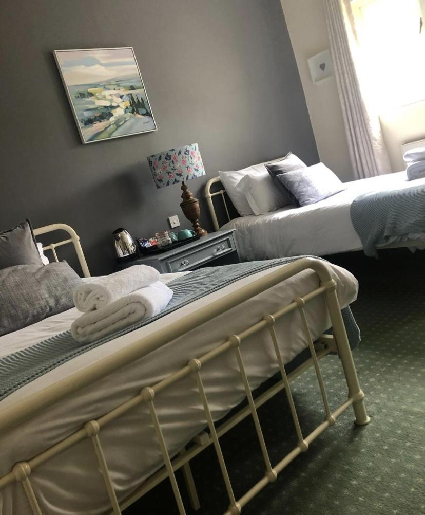 Large Twin Room photo 2