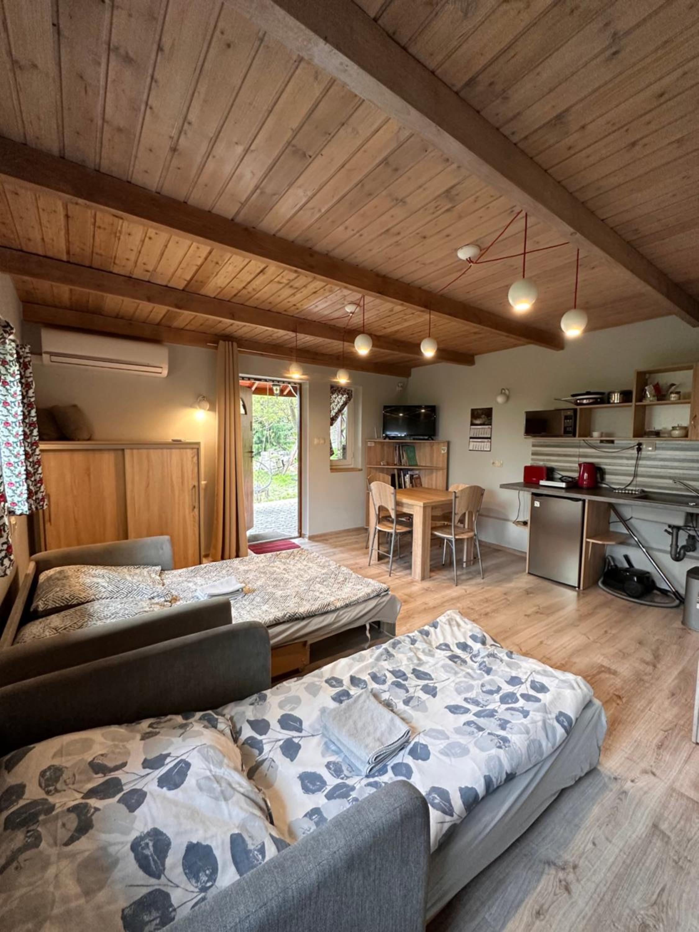 Quadruple Room - Photo 11