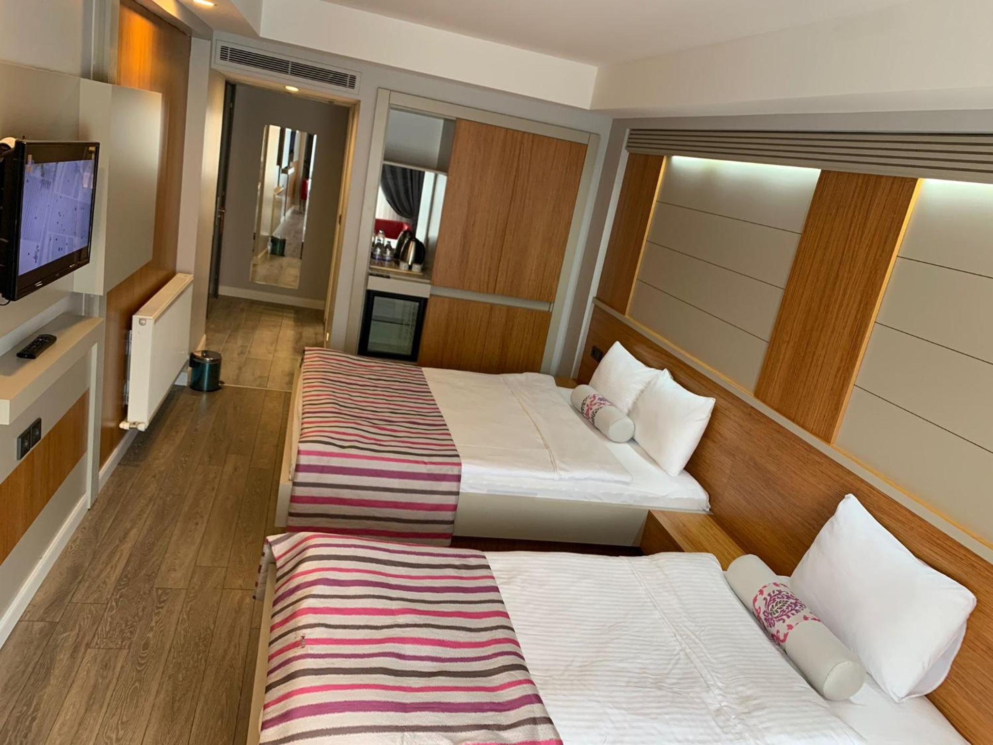 Luxury Triple Room photo 3