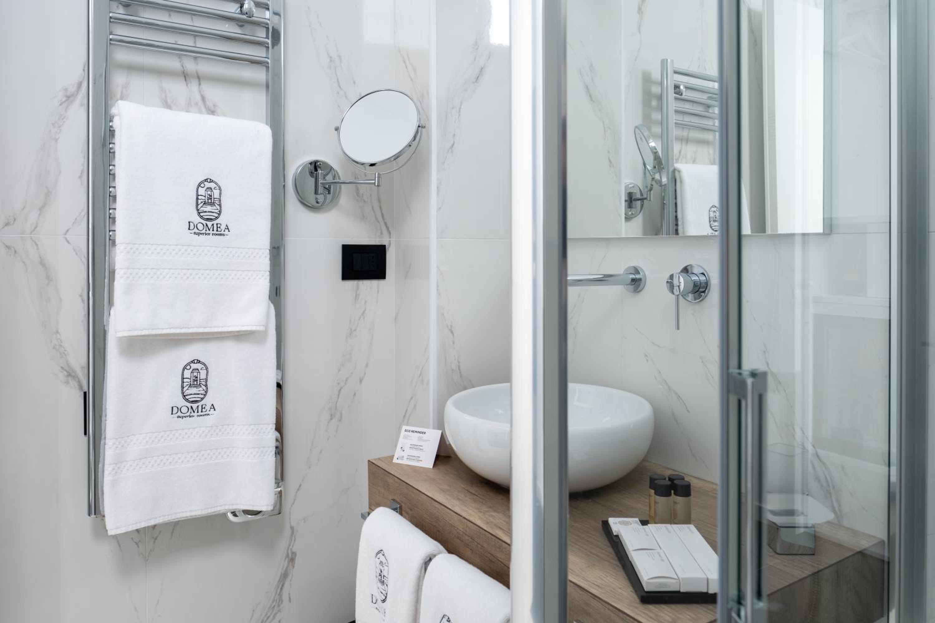 Double or Twin Room with Private Bathroom photo 2