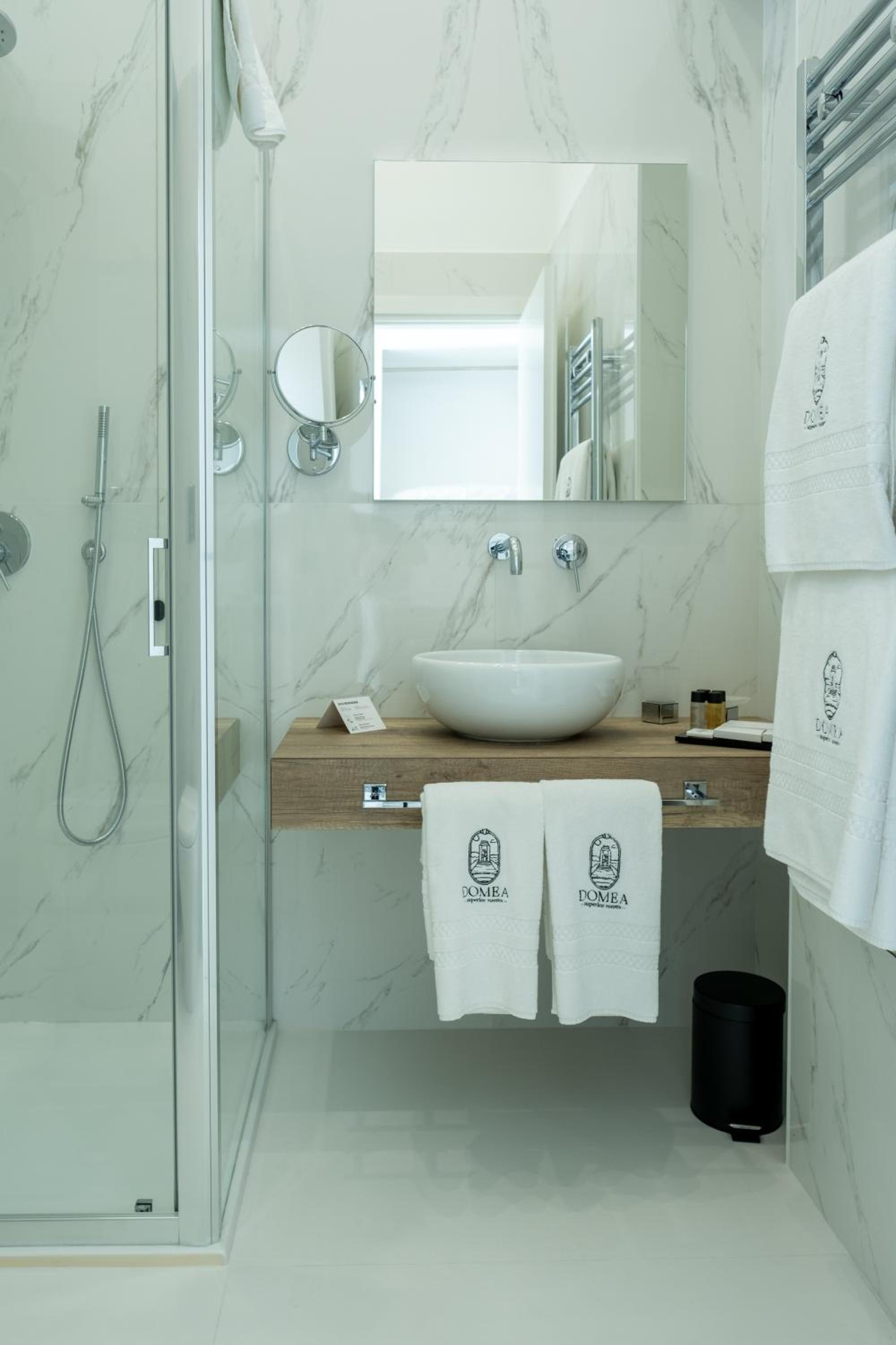 Double Room with Private Bathroom - Photo 4
